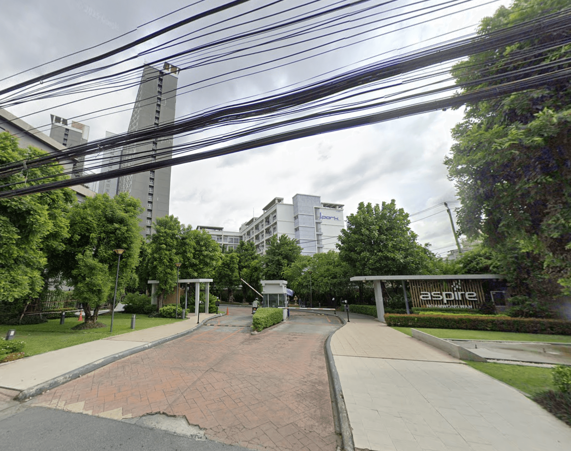 Aspire Ngamwongwan - Bangkok condo exterior and facilities