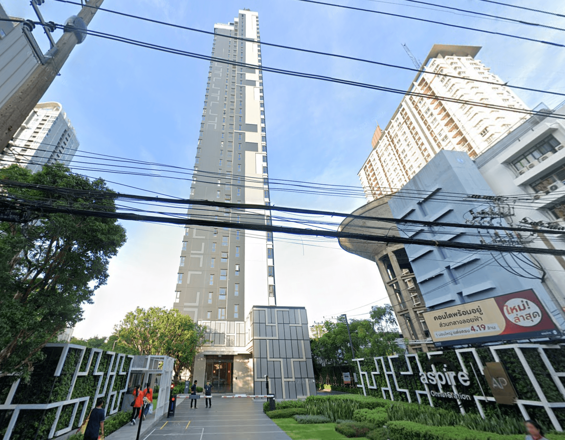 Aspire Onnut Station - Bangkok condo exterior and facilities