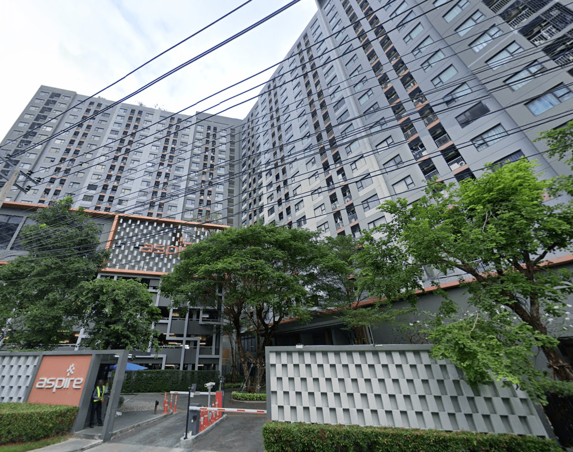 Aspire Sathon-Taksin (Copper Zone) - Bangkok condo exterior and facilities