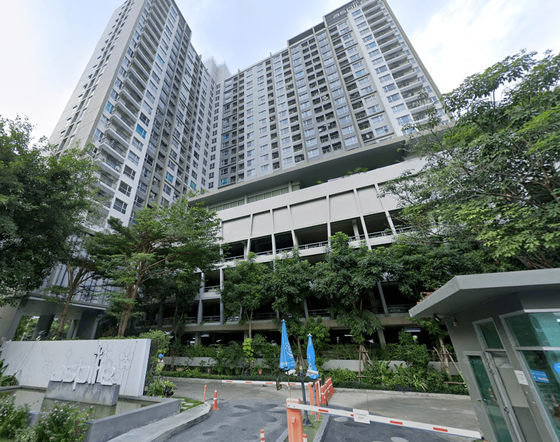 Aspire Sathon-Taksin (Timber Zone) - Bangkok condo exterior and facilities