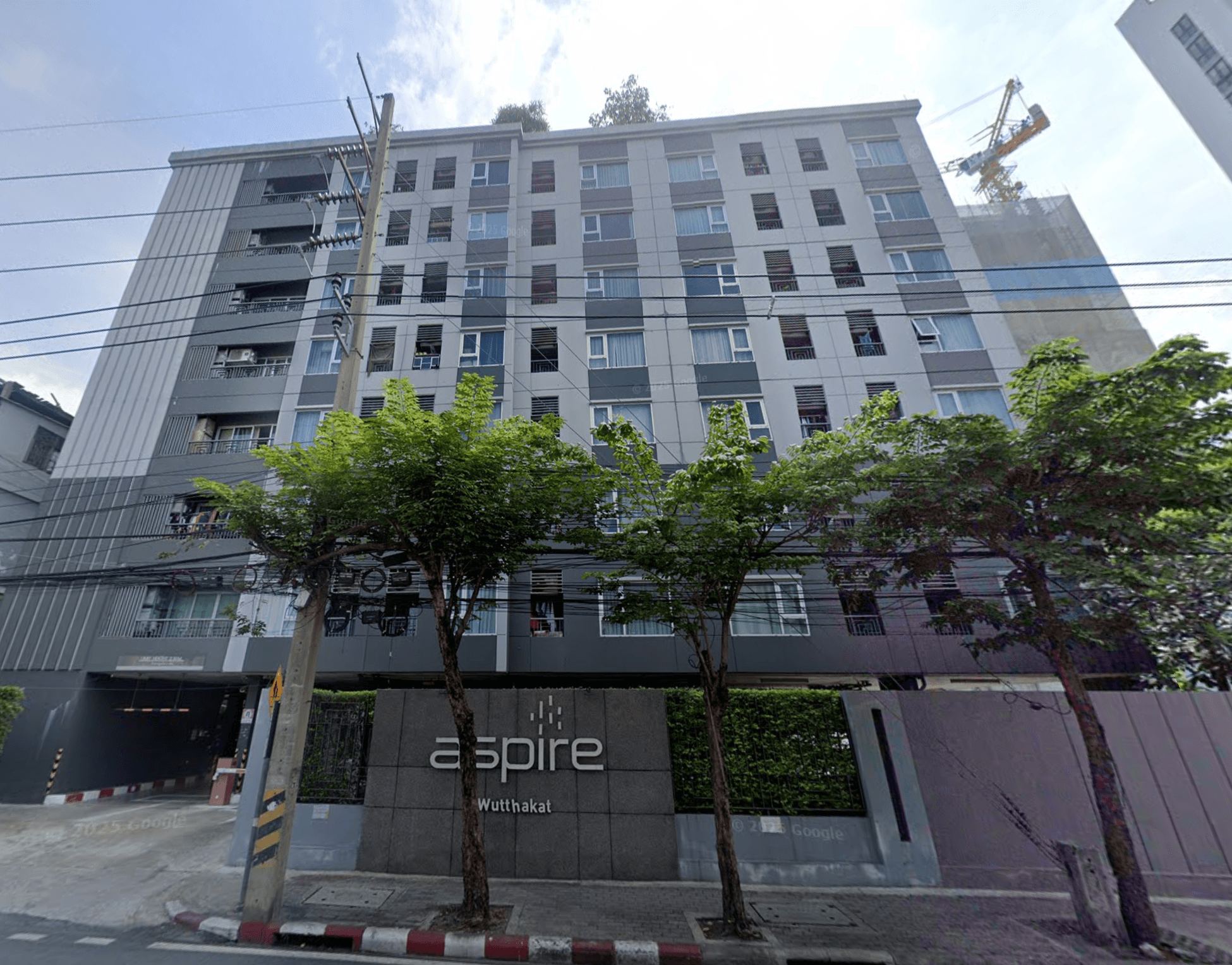 Aspire Wutthakat - Bangkok condo exterior and facilities