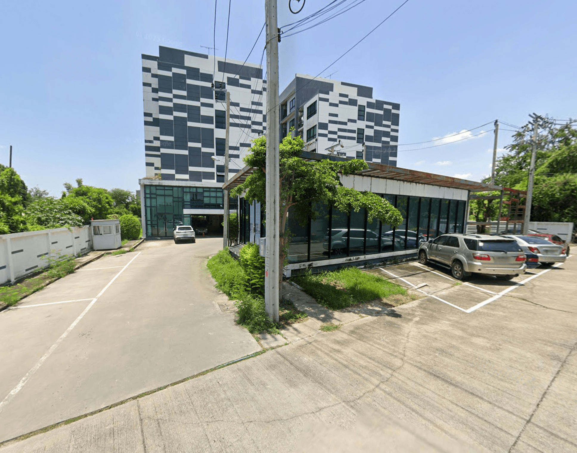 B-Live Condo - Bangkok condo exterior and facilities