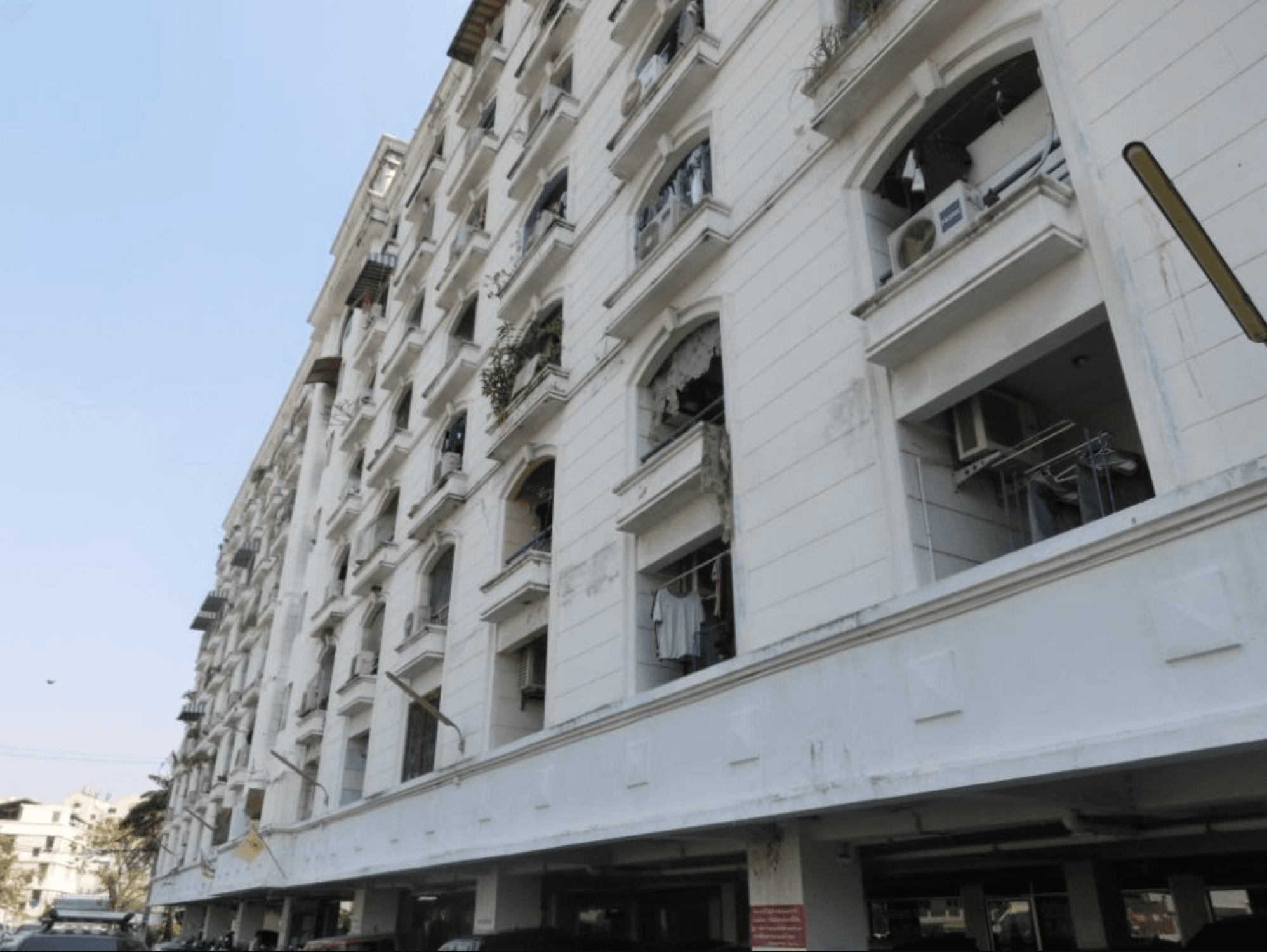 Baan Erawan - Bangkok condo exterior and facilities