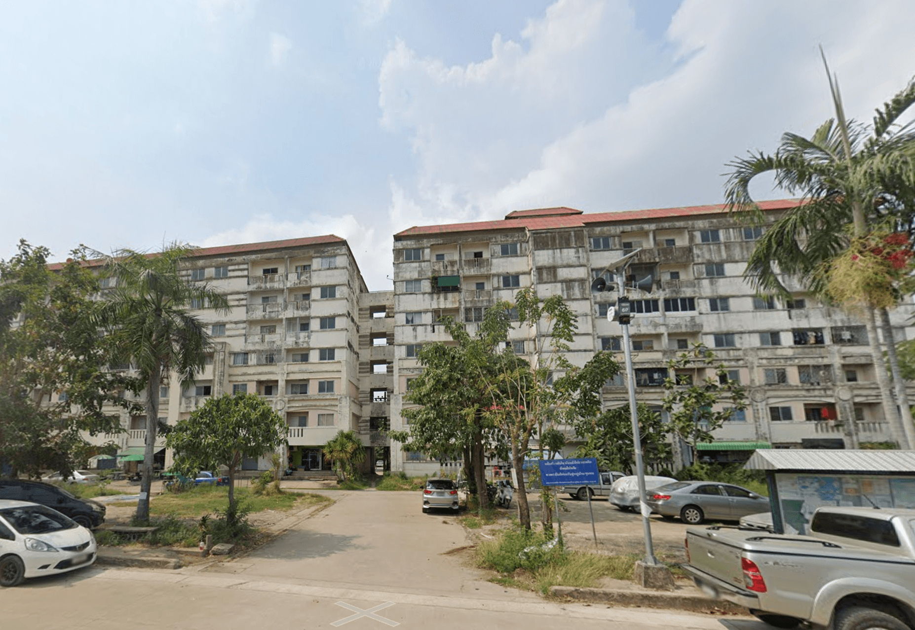 Baan Suan Nam Suay - Bangkok condo exterior and facilities