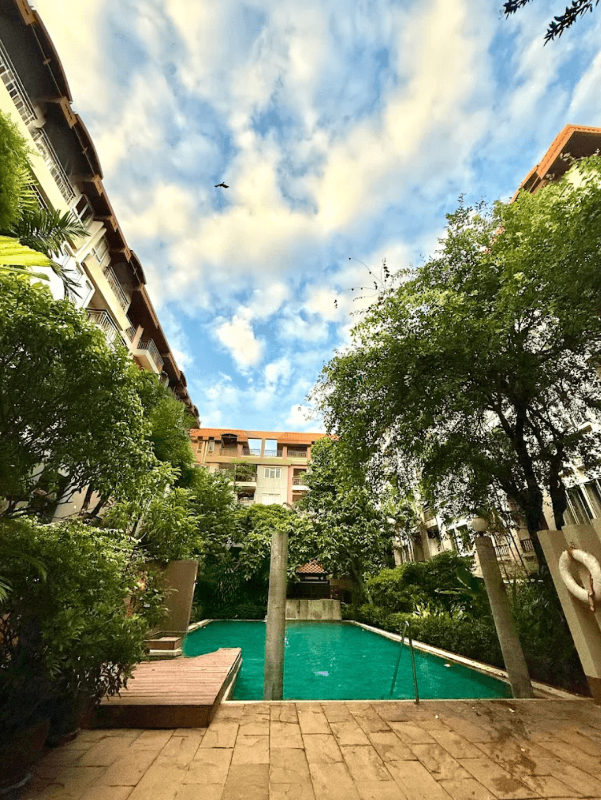 Baan Suan Sukhothai - Bangkok condo exterior and facilities