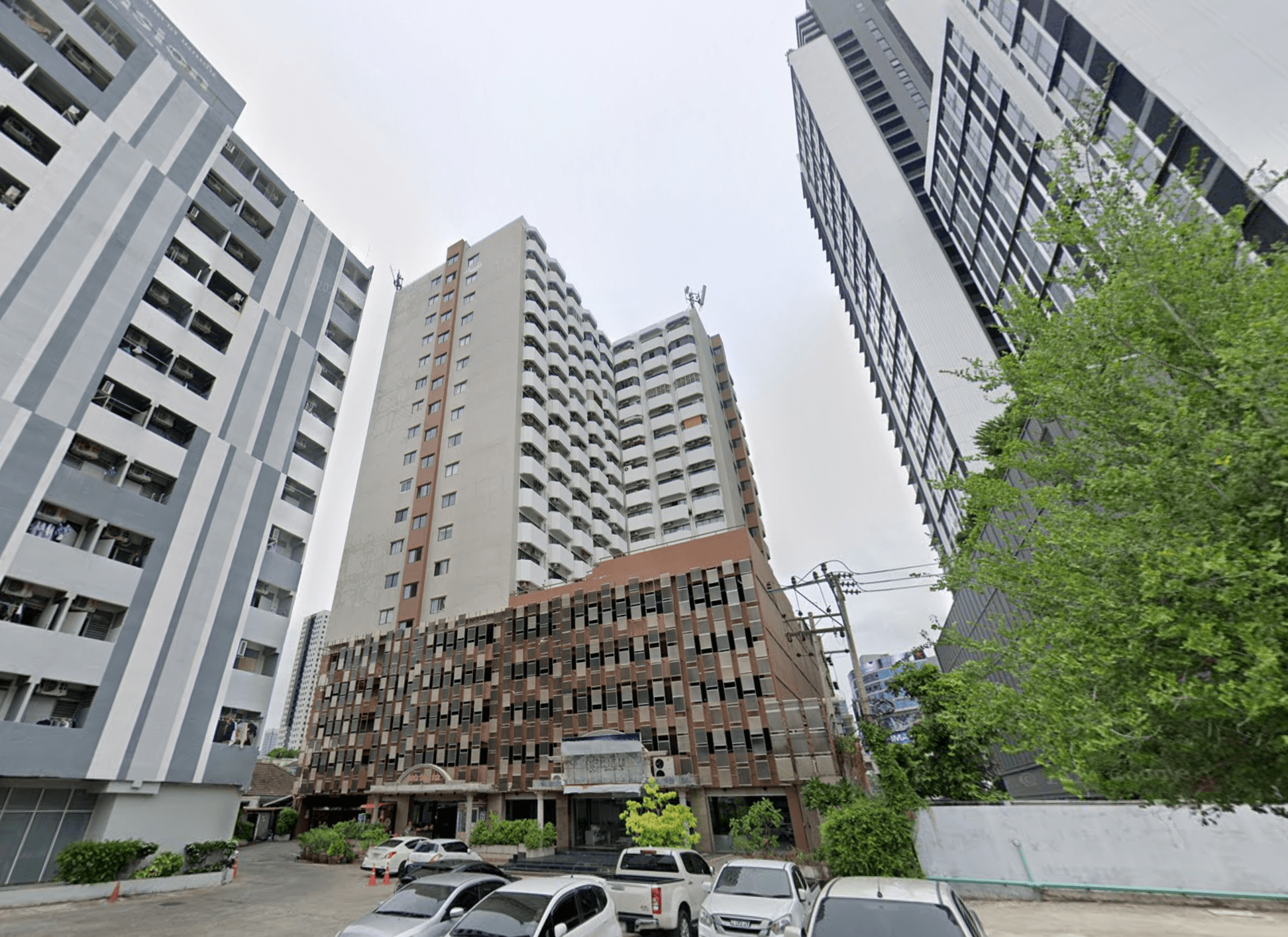 Central Ratchayothin Park Condominium - Bangkok condo exterior and facilities