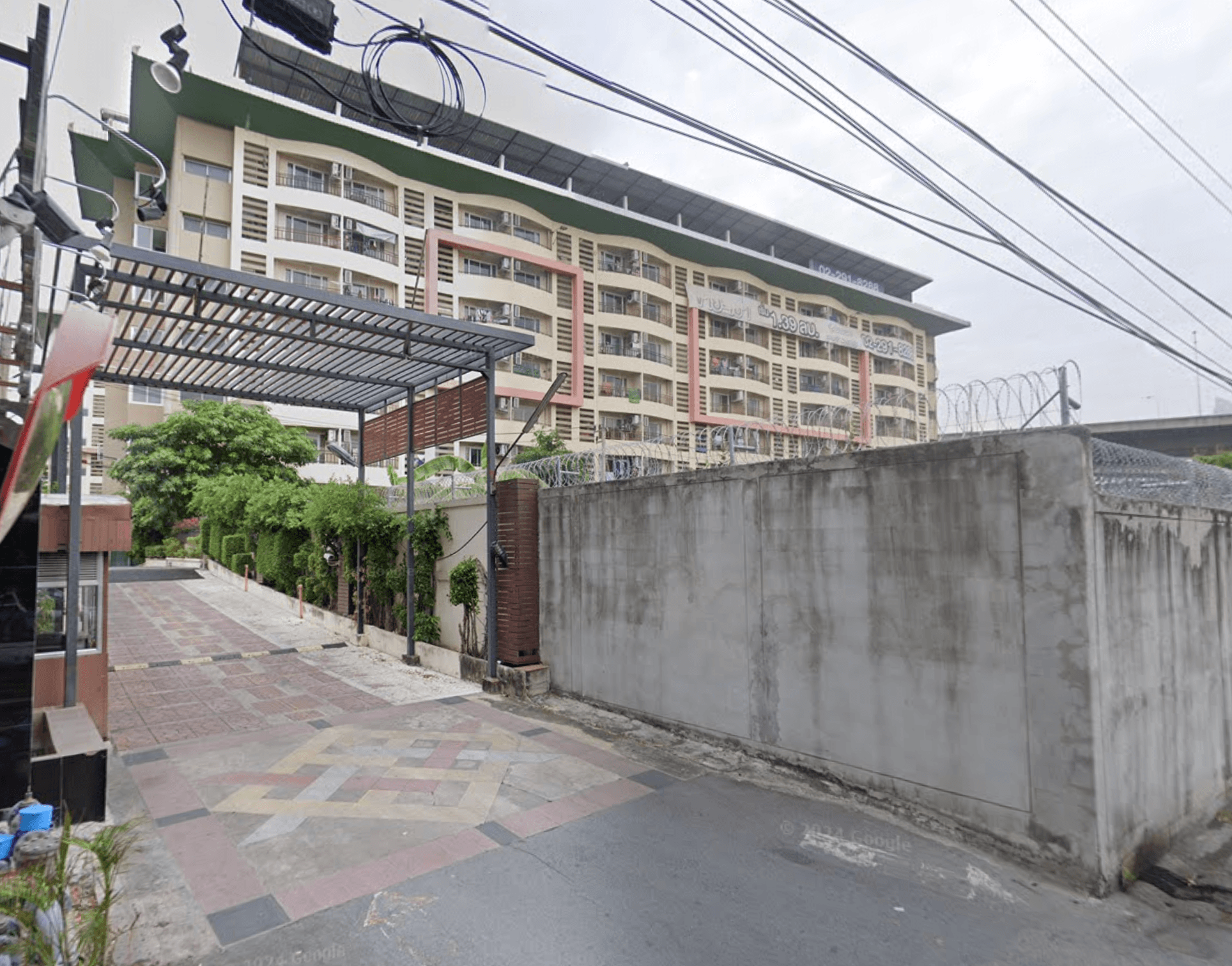 Charoenkrung Place - Bangkok condo exterior and facilities