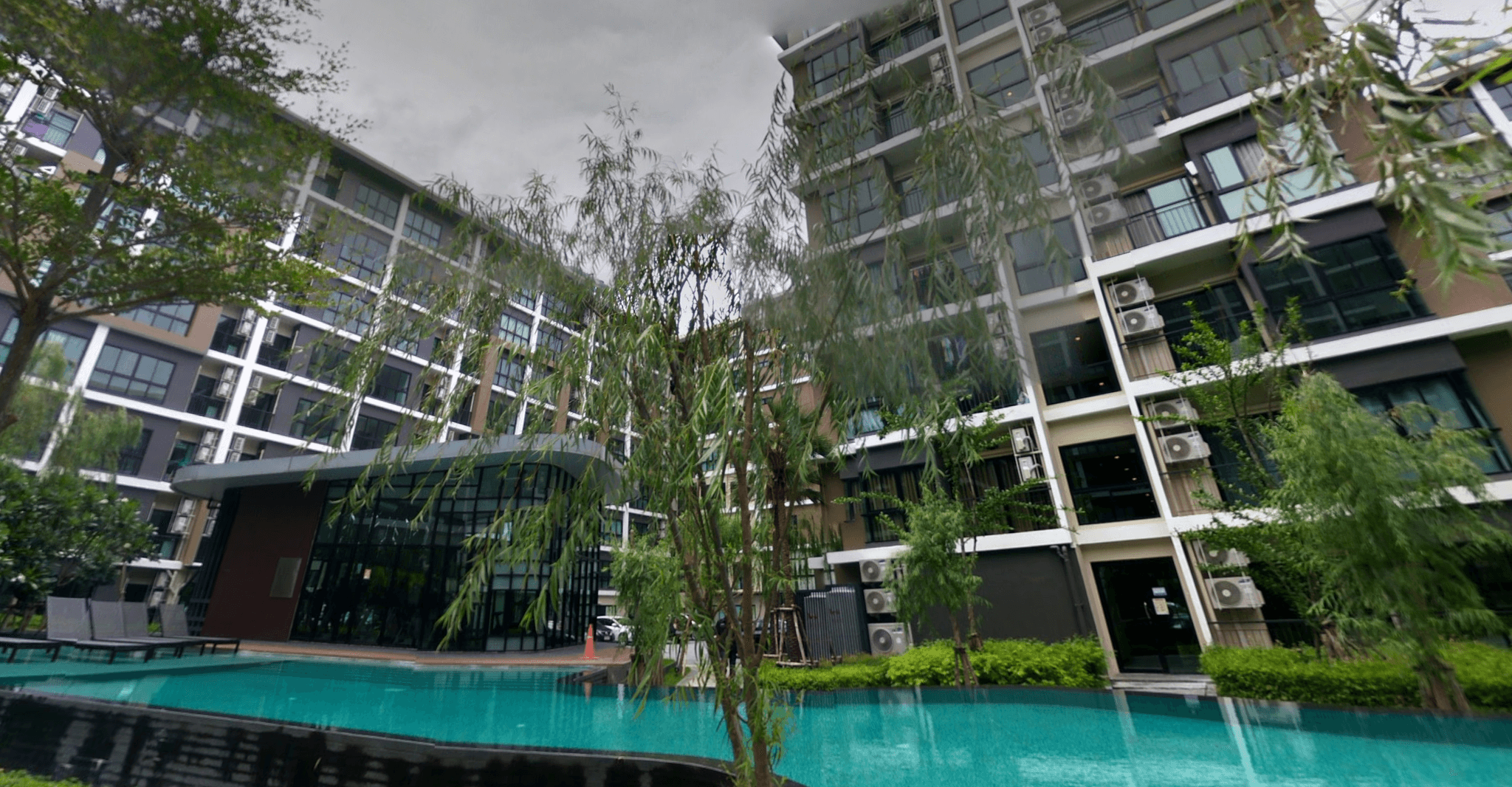 Chewathai Hallmark Ngamwongwan - Bangkok condo exterior and facilities