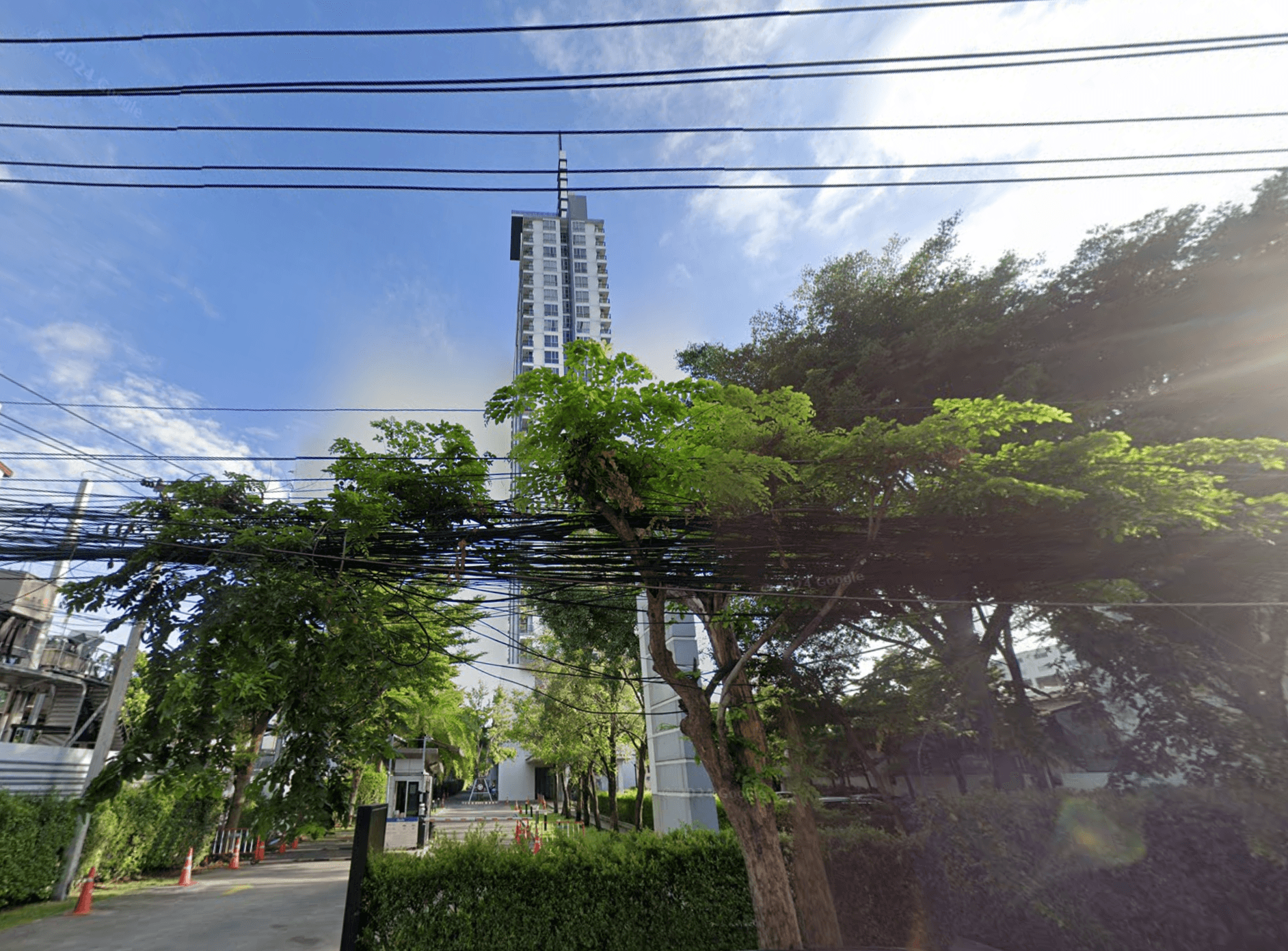 Chewathai Ramkhamhaeng - Bangkok condo exterior and facilities