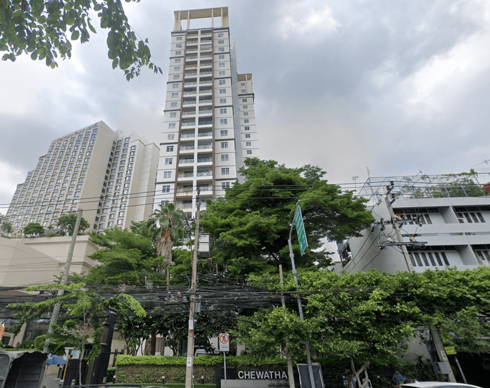 Chewathai Ratchaprarop - Bangkok condo exterior and facilities