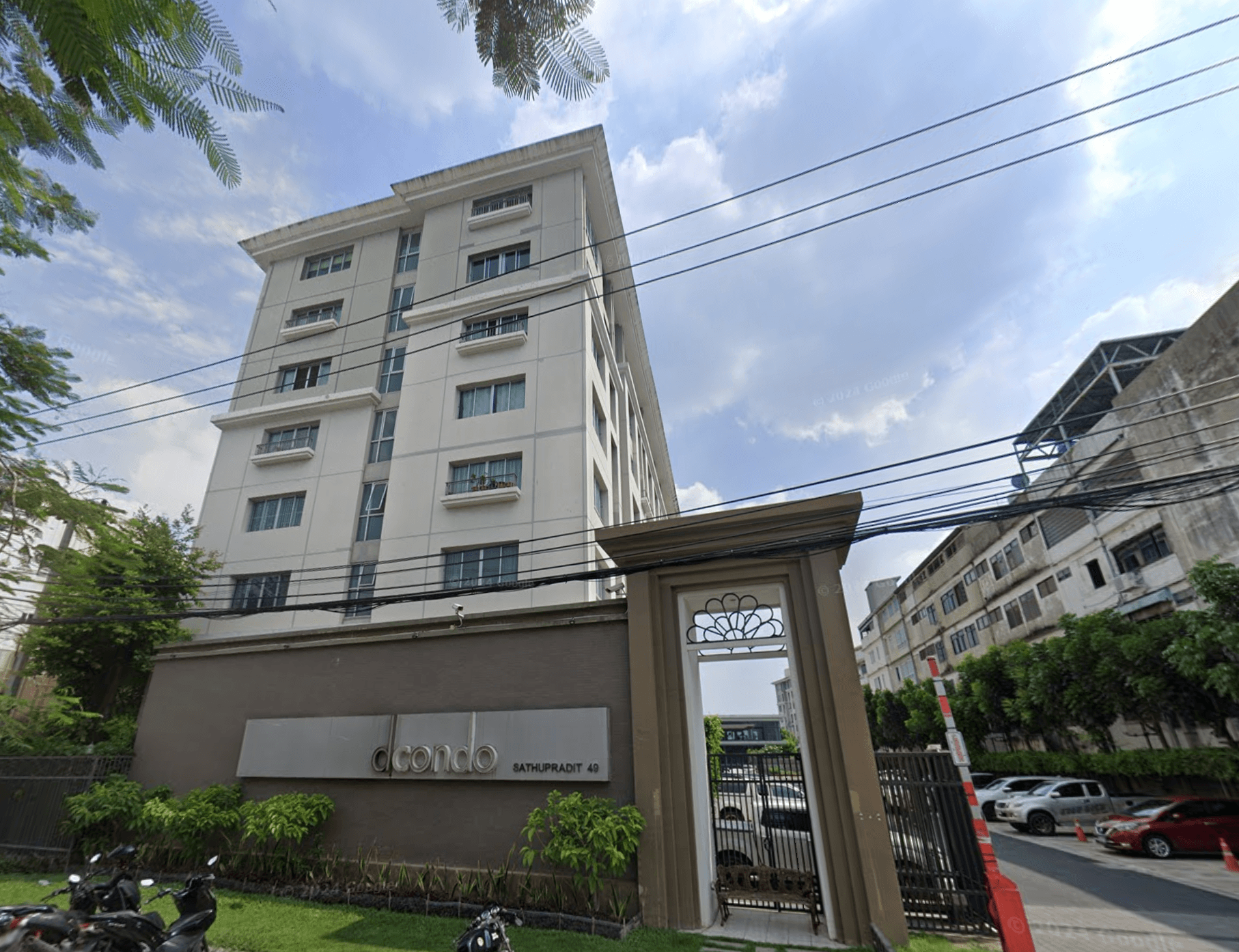 Dcondo Sathu Pradit 49 - Bangkok condo exterior and facilities