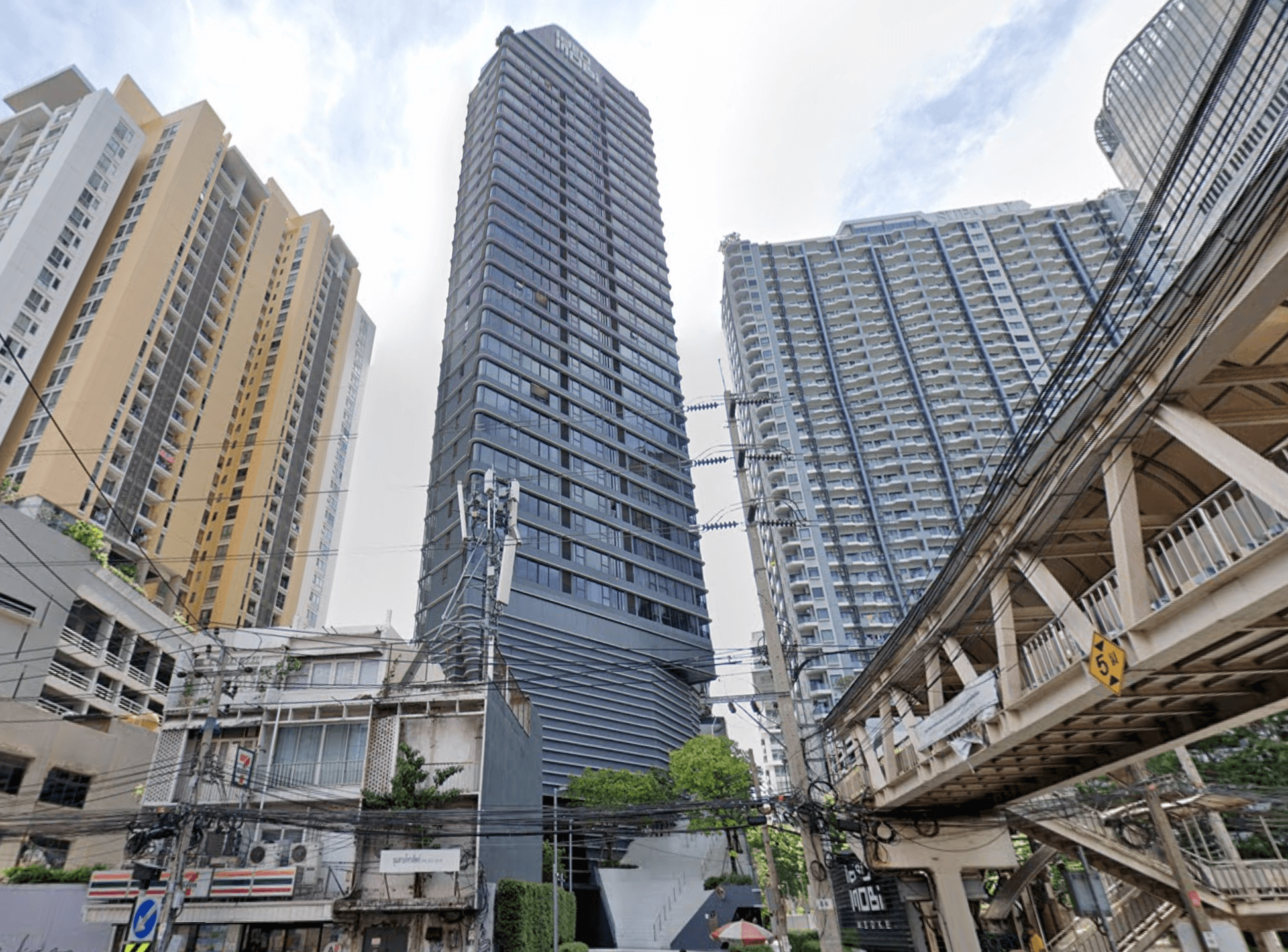 Ideo Mobi Asok - Bangkok condo exterior and facilities