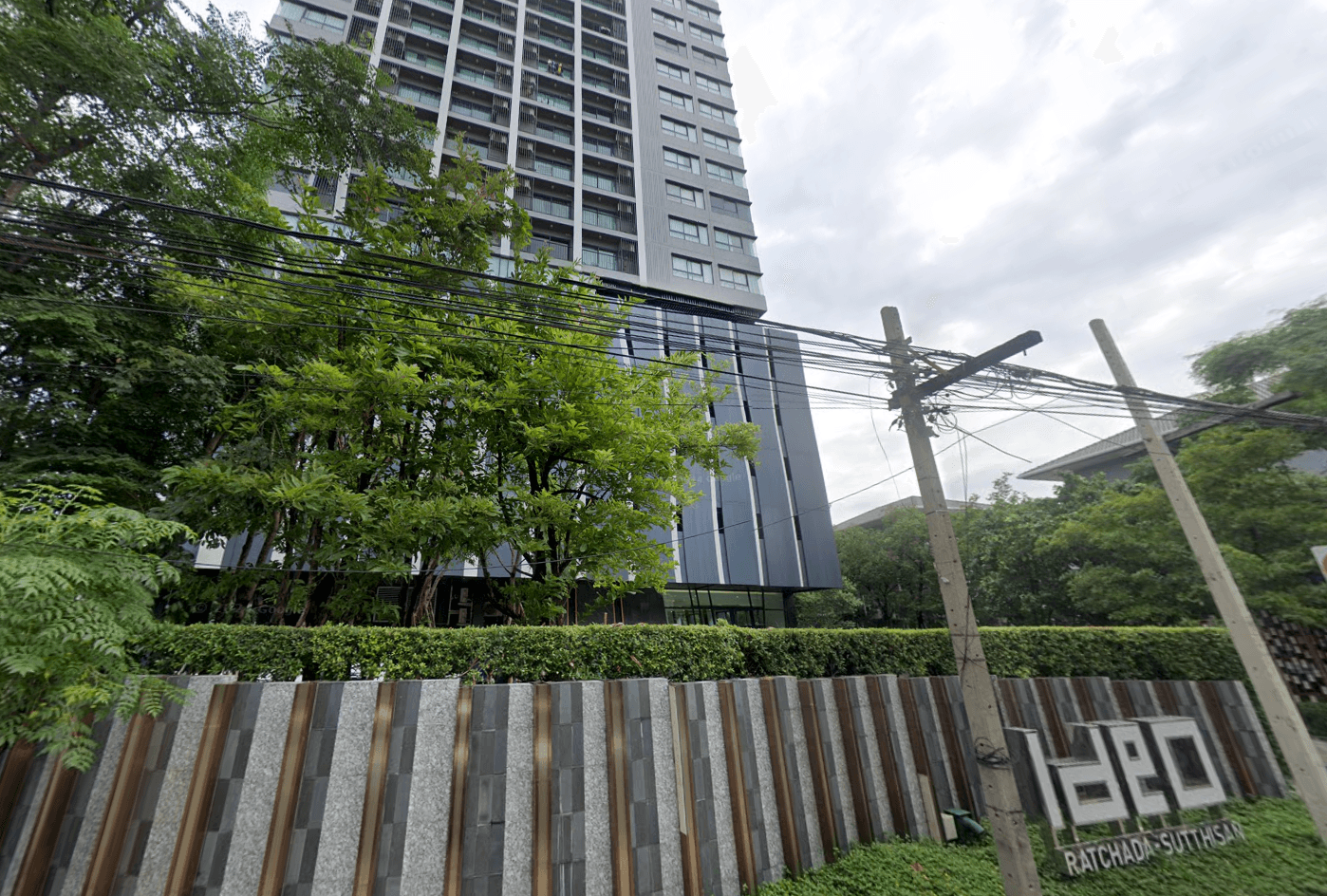 Ideo Ratchada-Sutthisan - Bangkok condo exterior and facilities