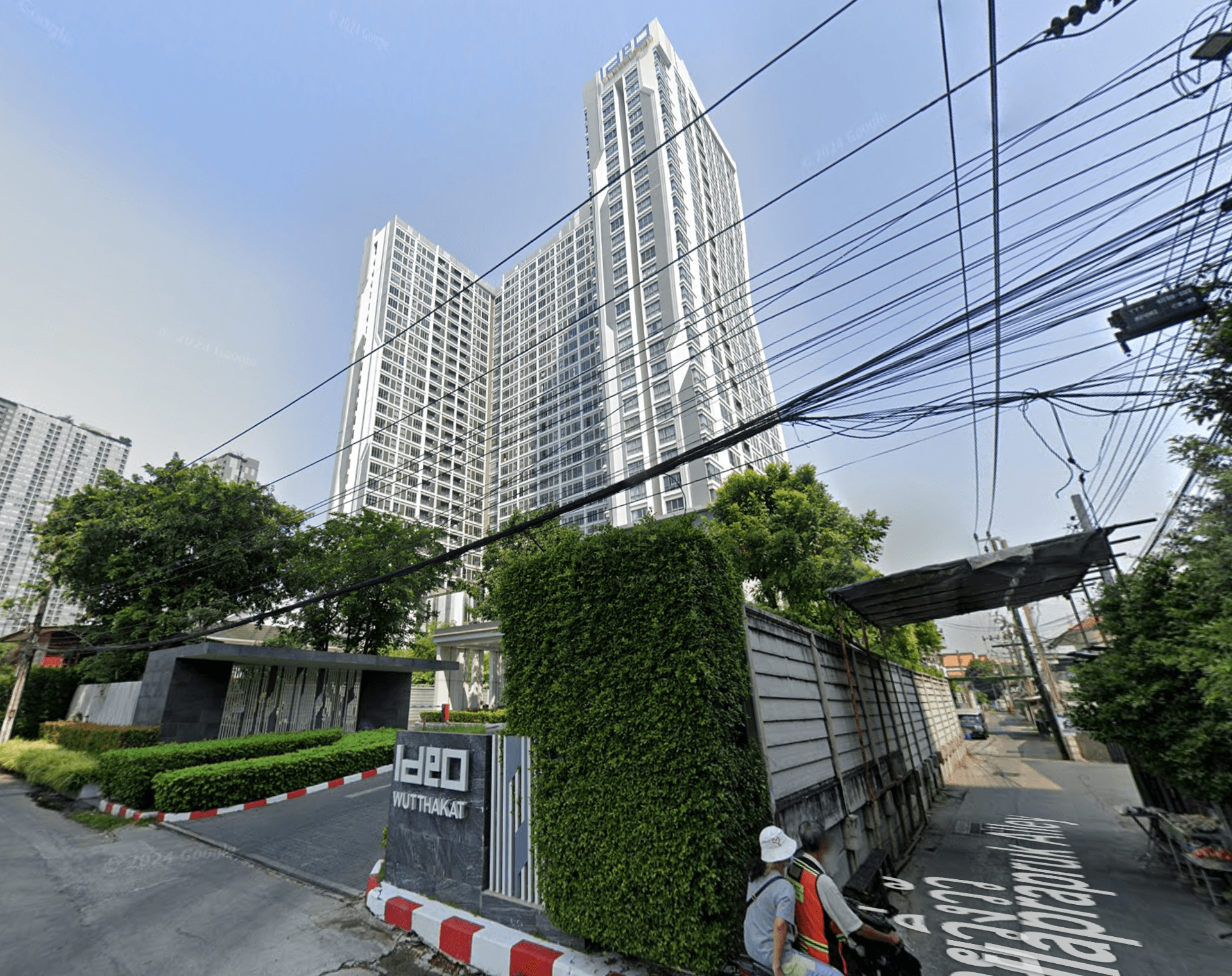 Ideo Wutthakat - Bangkok condo exterior and facilities