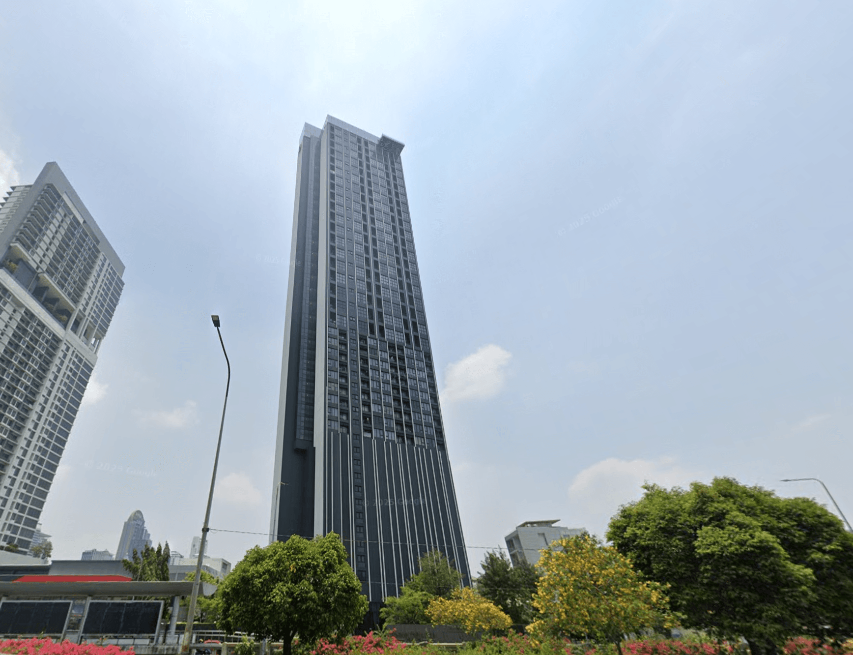 KnightsBridge Prime Sathon - Bangkok condo exterior and facilities
