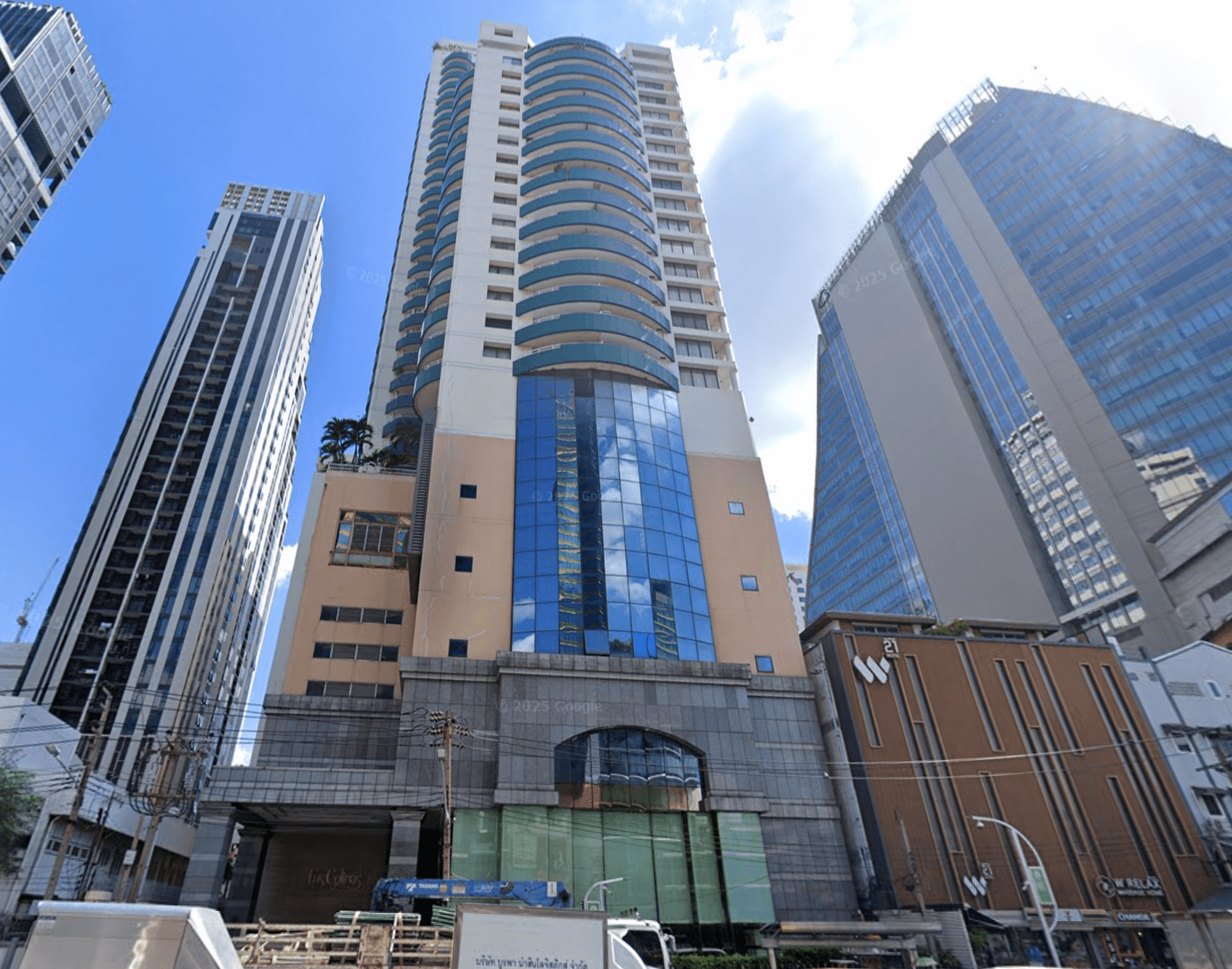 Las Colinas Building - Bangkok condo exterior and facilities