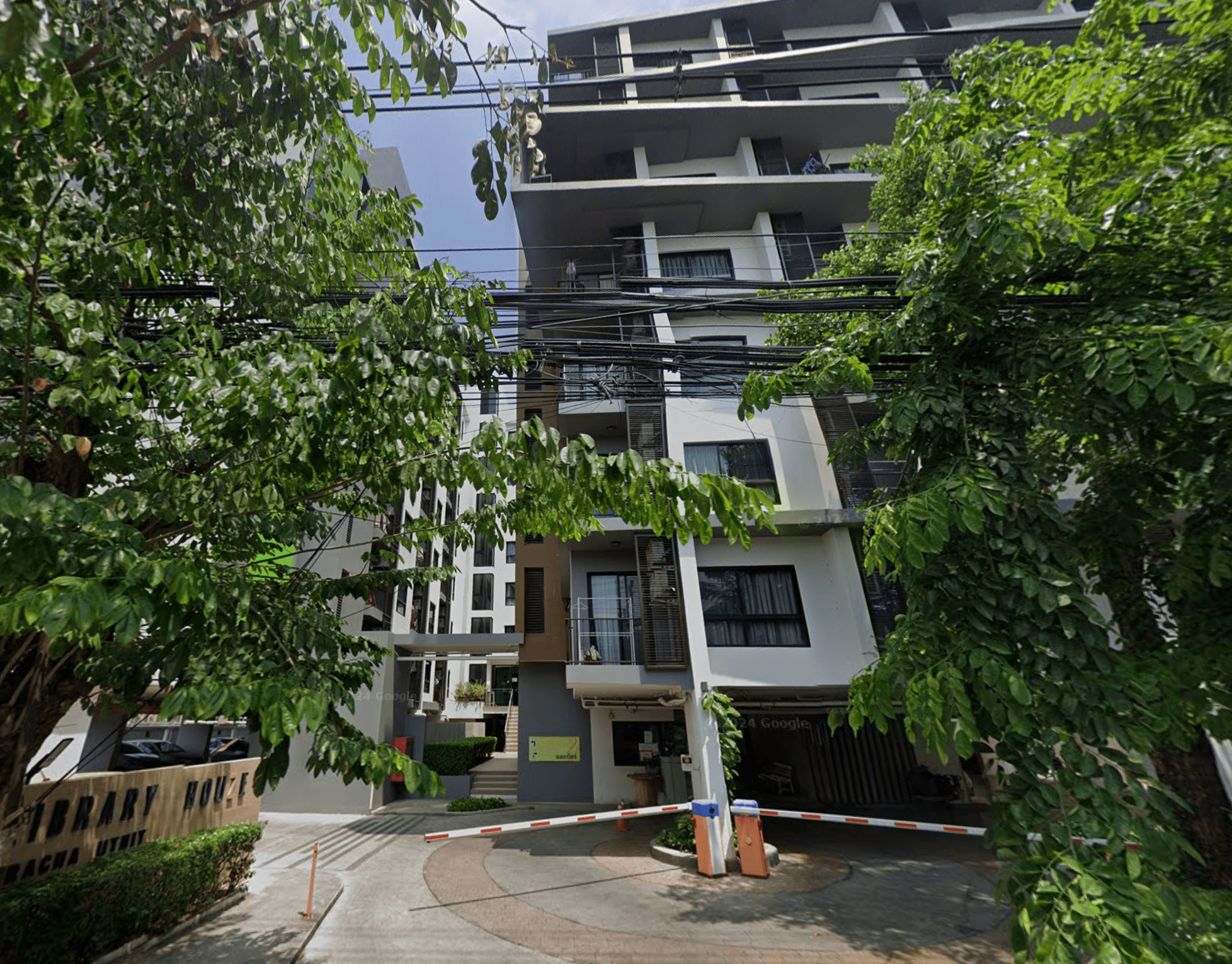 Library House Condo - Bangkok condo exterior and facilities