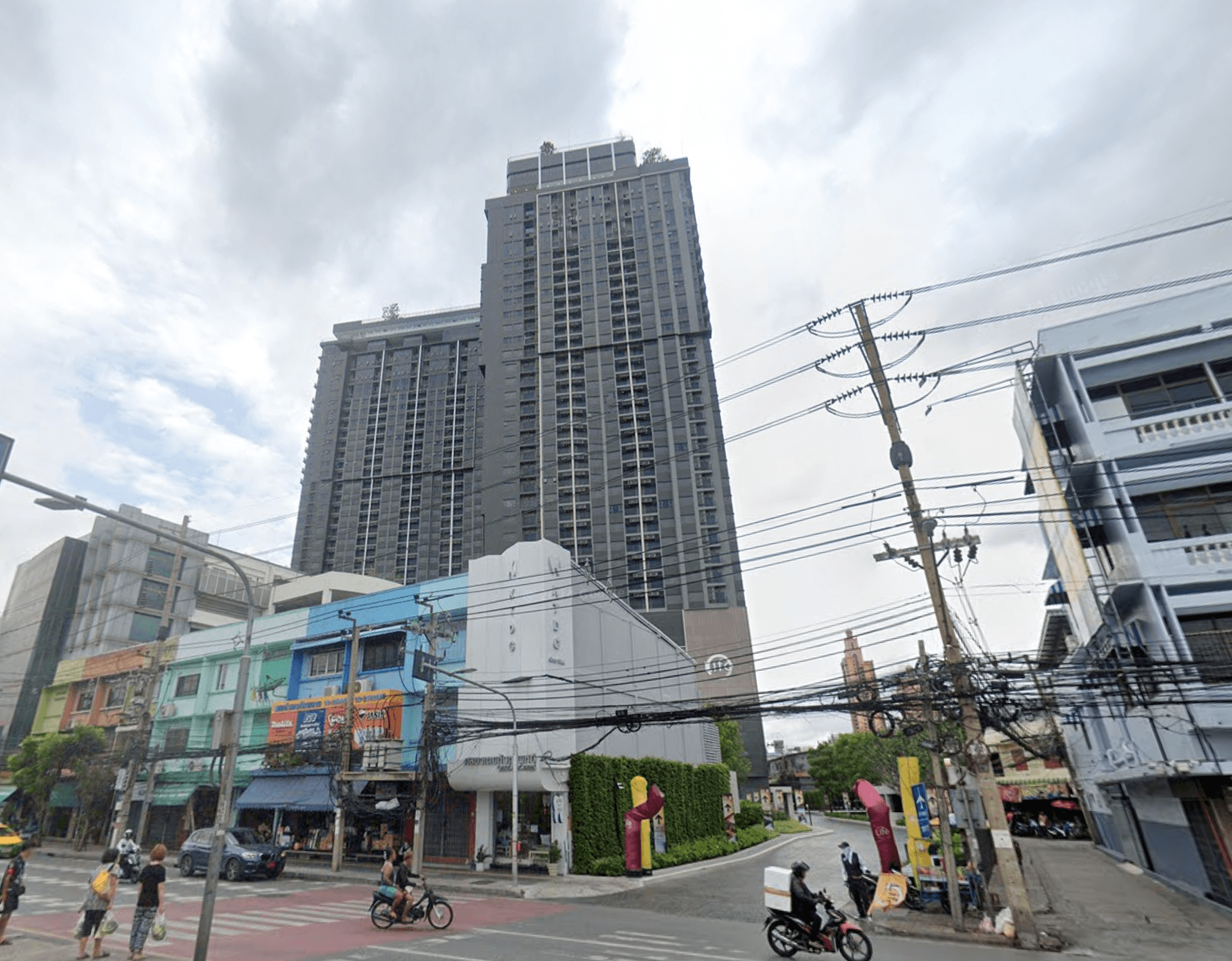 Life Rama 4 - Asoke - Bangkok condo exterior and facilities
