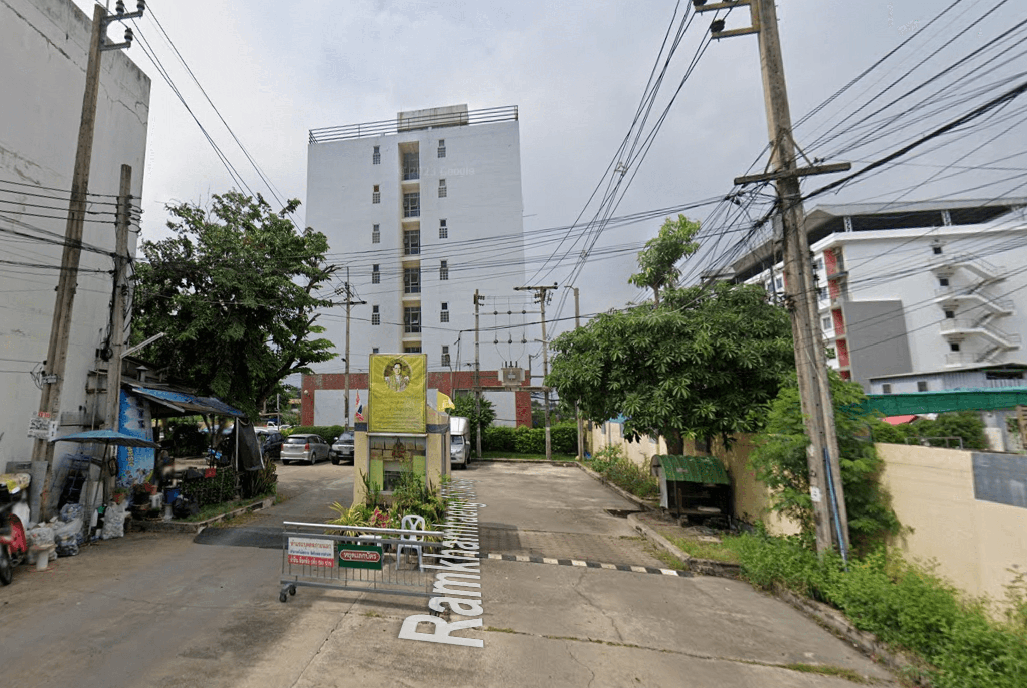 Living Place Ramkhamhaeng - Bangkok condo exterior and facilities