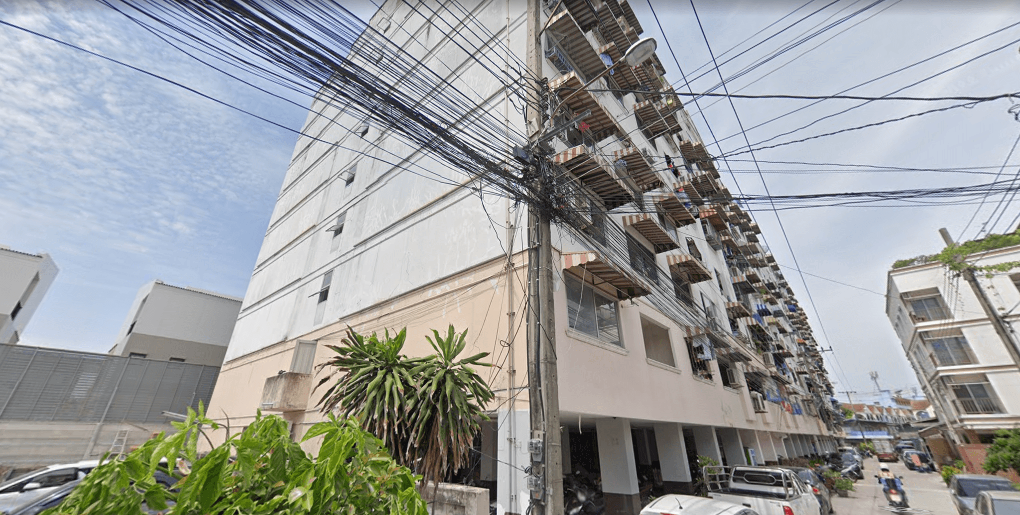 Marble Place Condominium - Bangkok condo exterior and facilities
