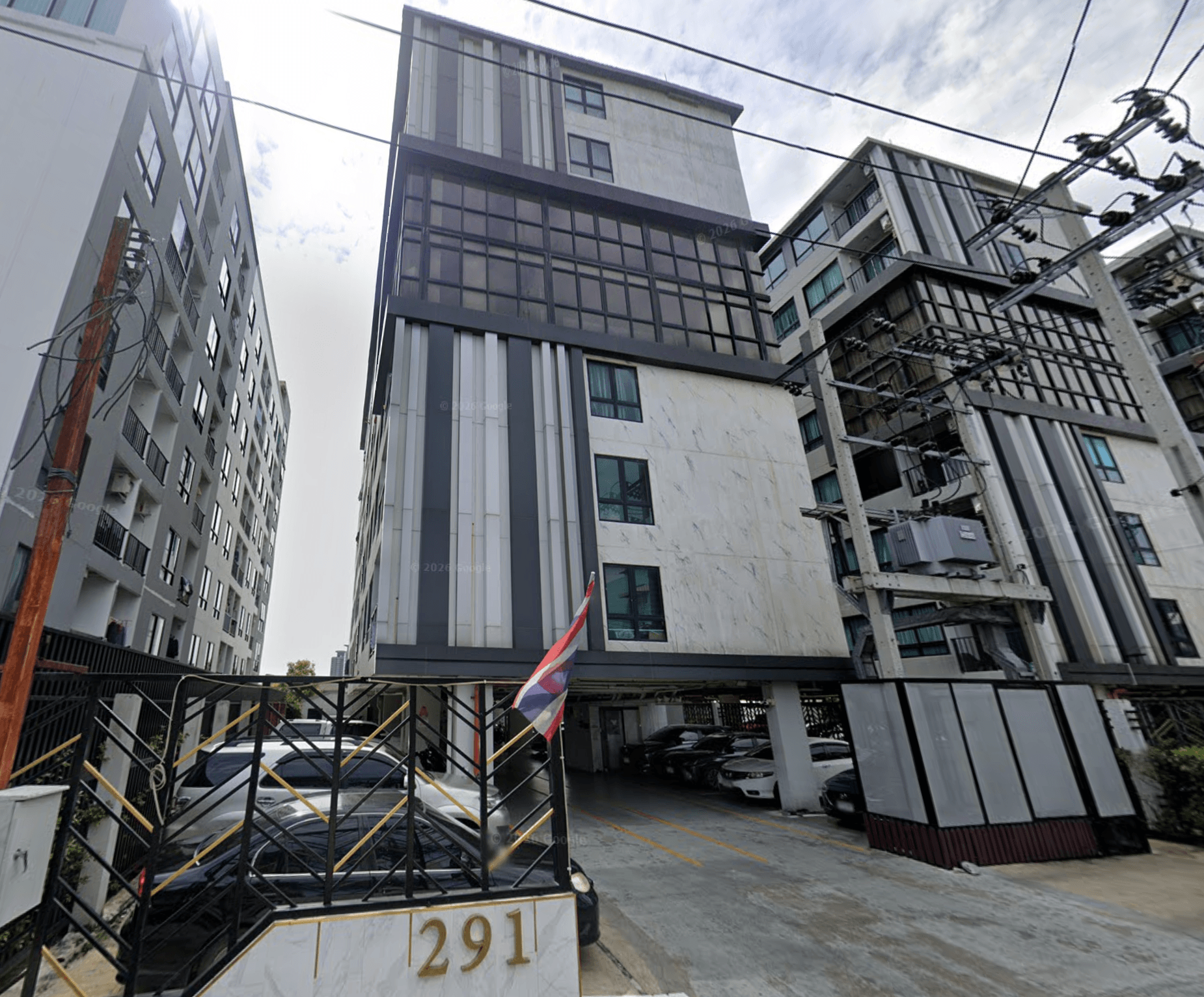 Modern Condo Bangphlat - Charan 79 - Bangkok condo exterior and facilities