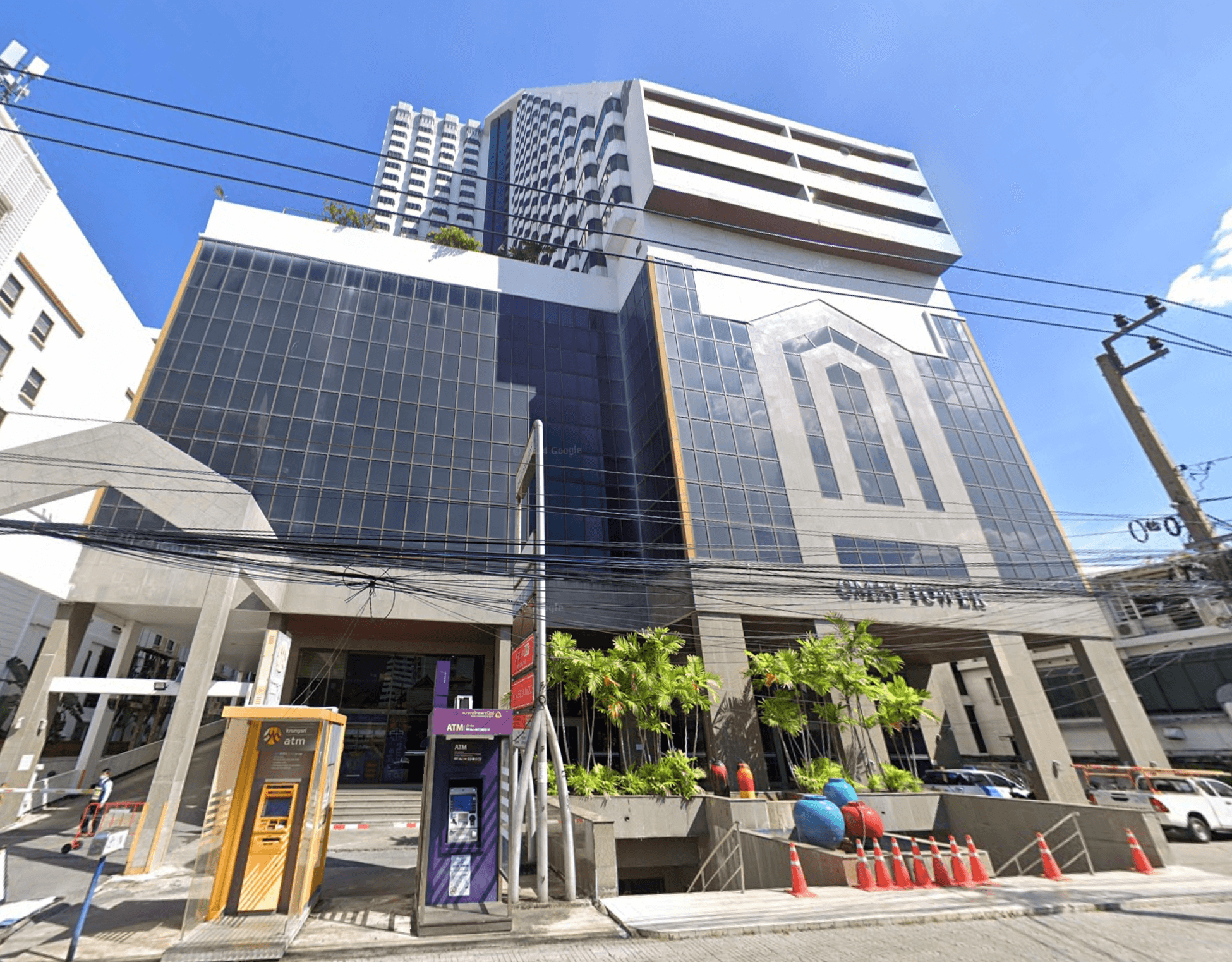 Omni Tower Sukhumvit Nana - Bangkok condo exterior and facilities