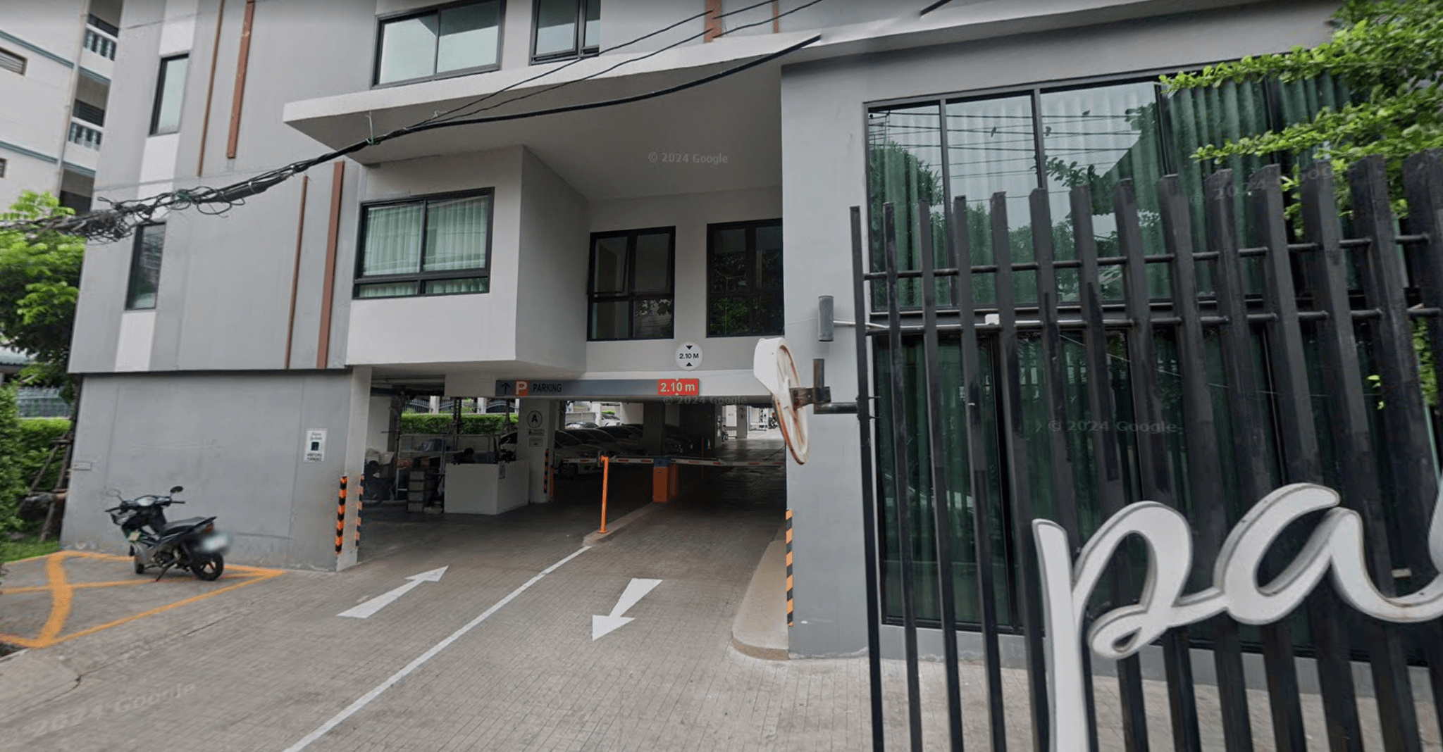 Pause Sukhumvit 103 - Bangkok condo exterior and facilities