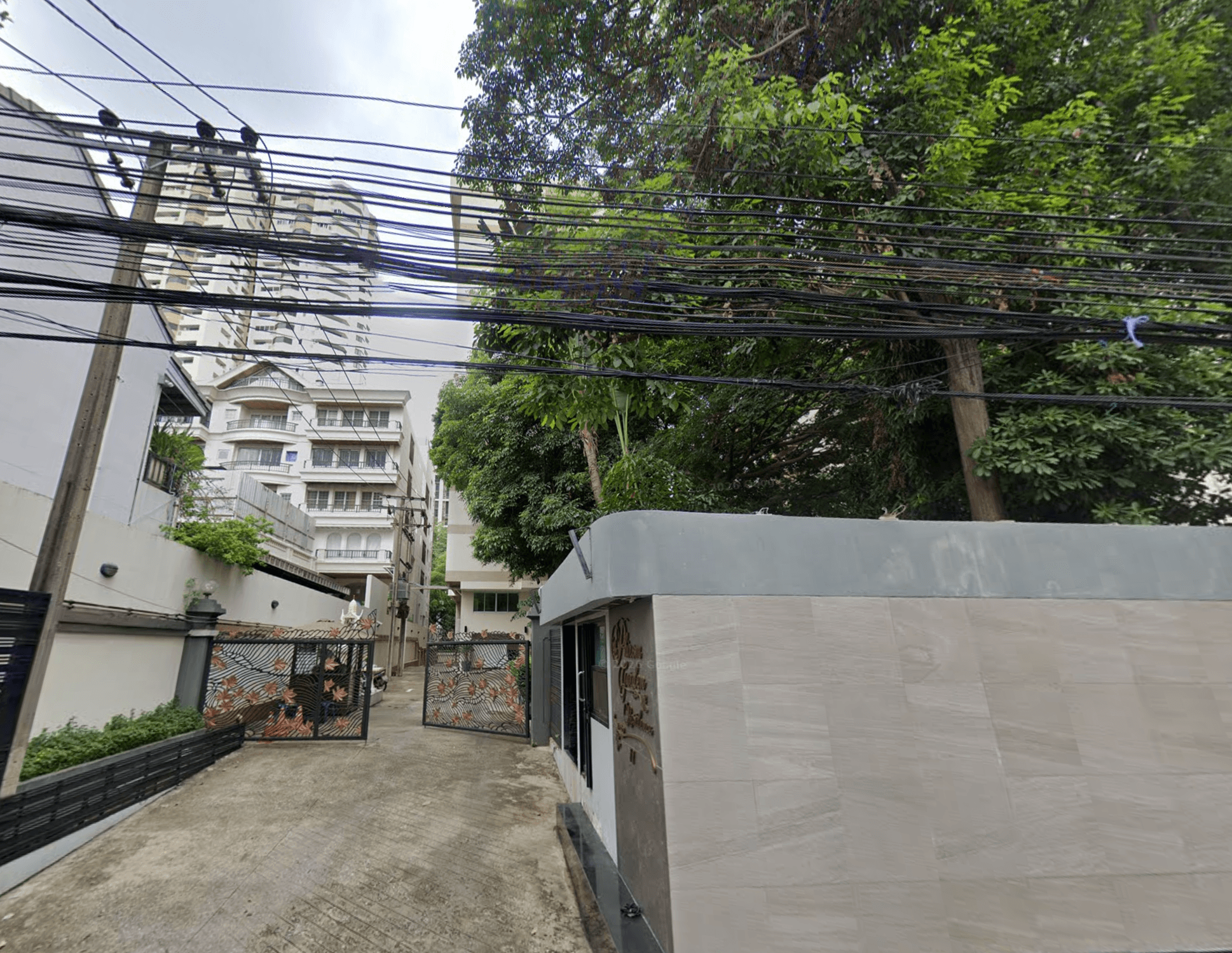 Phirom Garden Residence - Bangkok condo exterior and facilities
