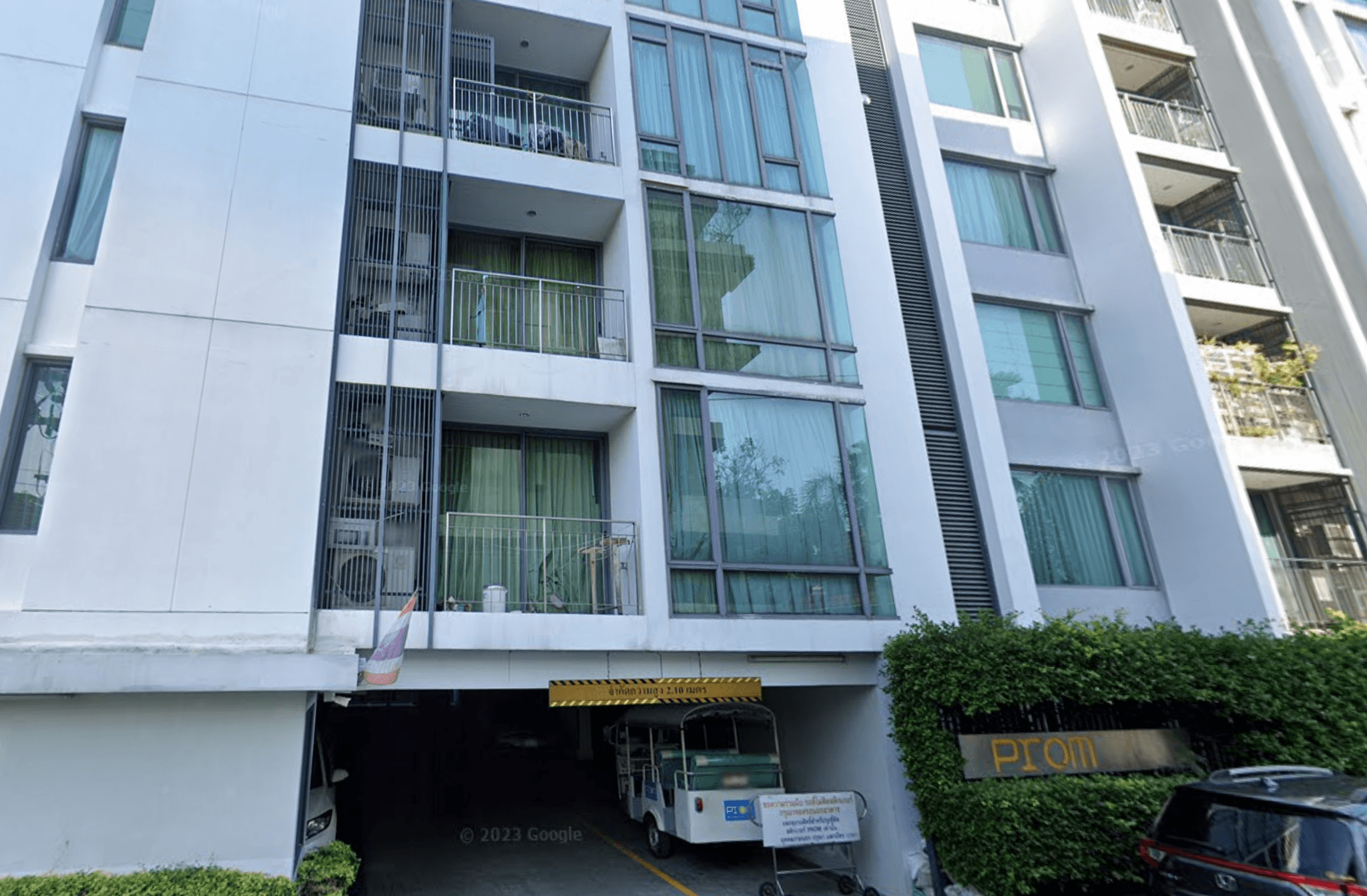 Prom Phaholyothin 2 - Bangkok condo exterior and facilities