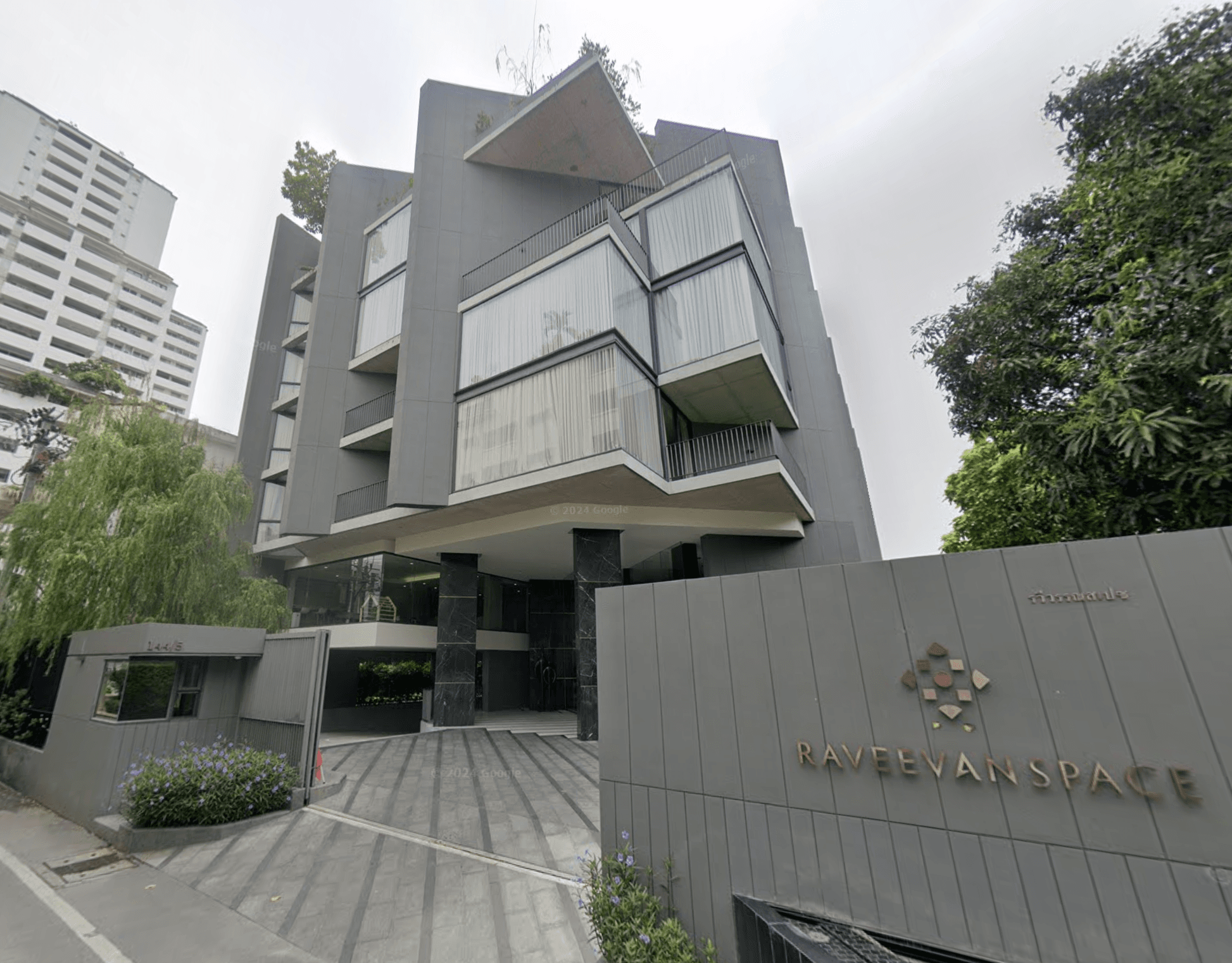 Raweewan Space - Bangkok condo exterior and facilities