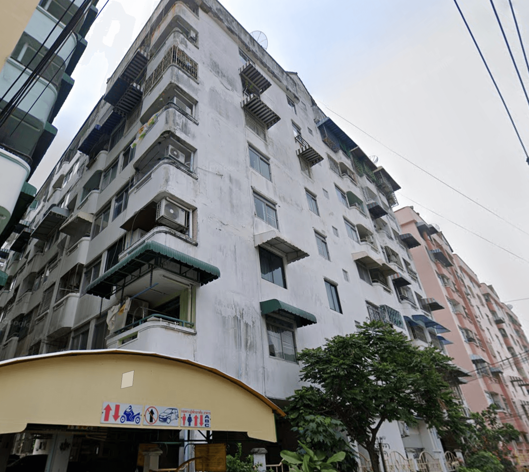 Rungruang Condo Town - Bangkok condo exterior and facilities