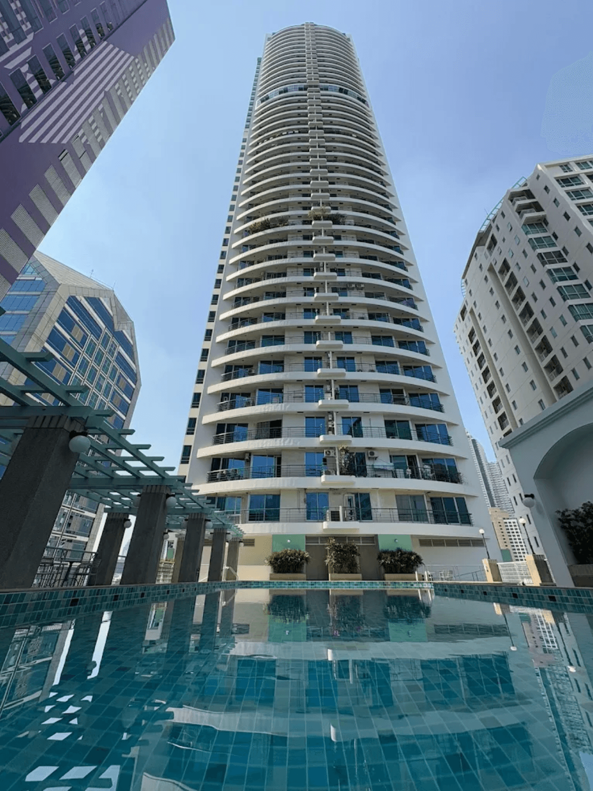 Sathorn House Condo - Bangkok condo exterior and facilities