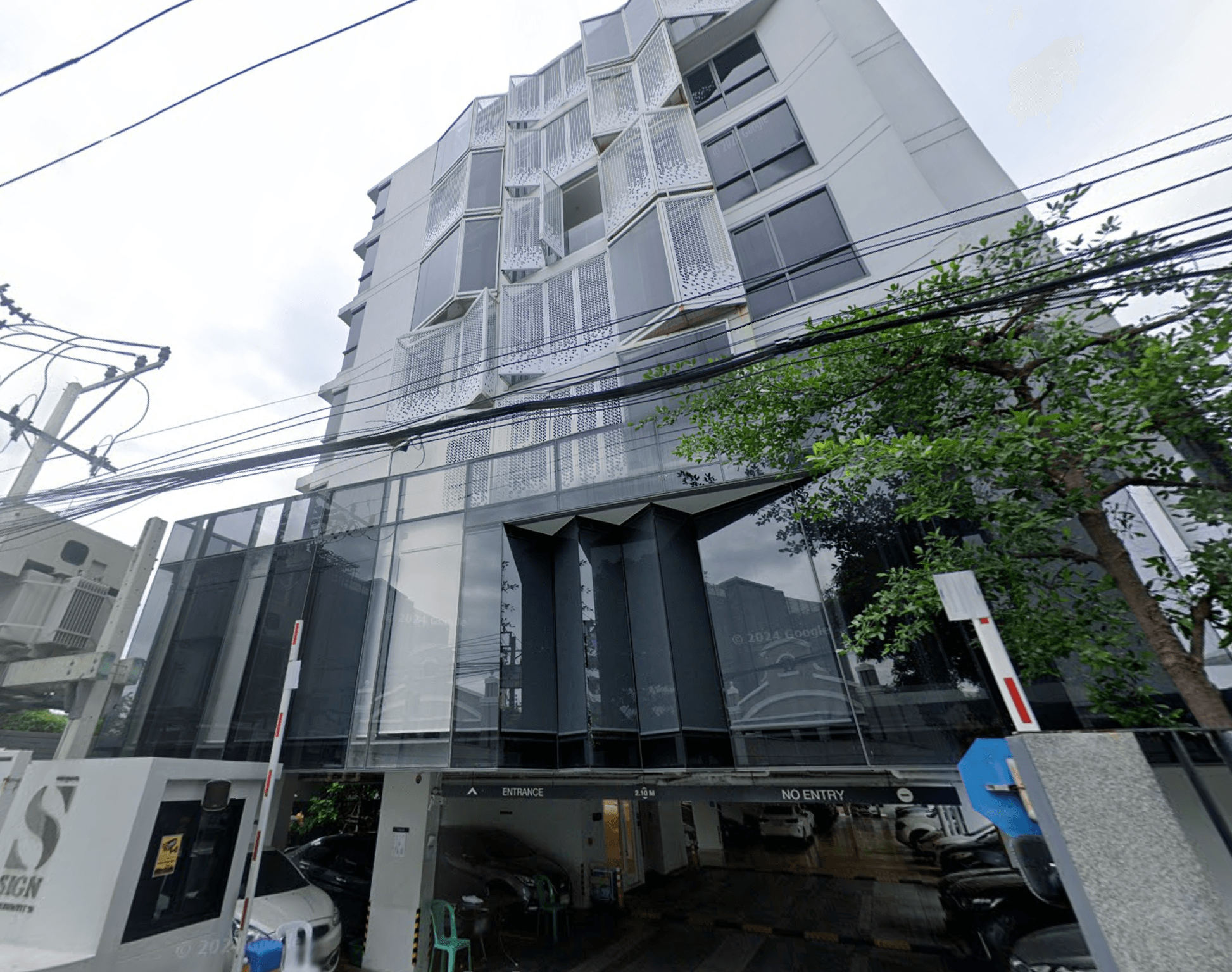 Sign Condo Sukhumvit 50 - Bangkok condo exterior and facilities