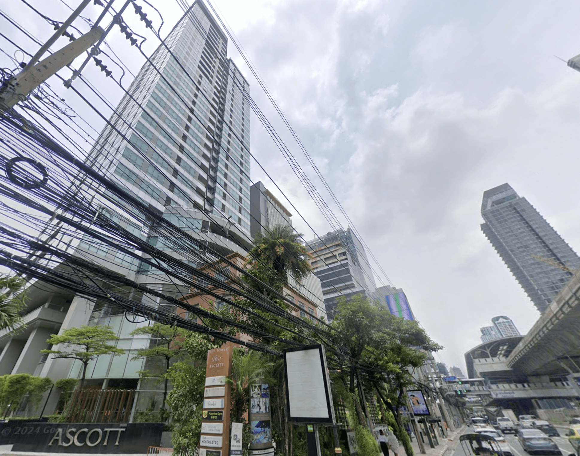 Sky Villas - Bangkok condo exterior and facilities