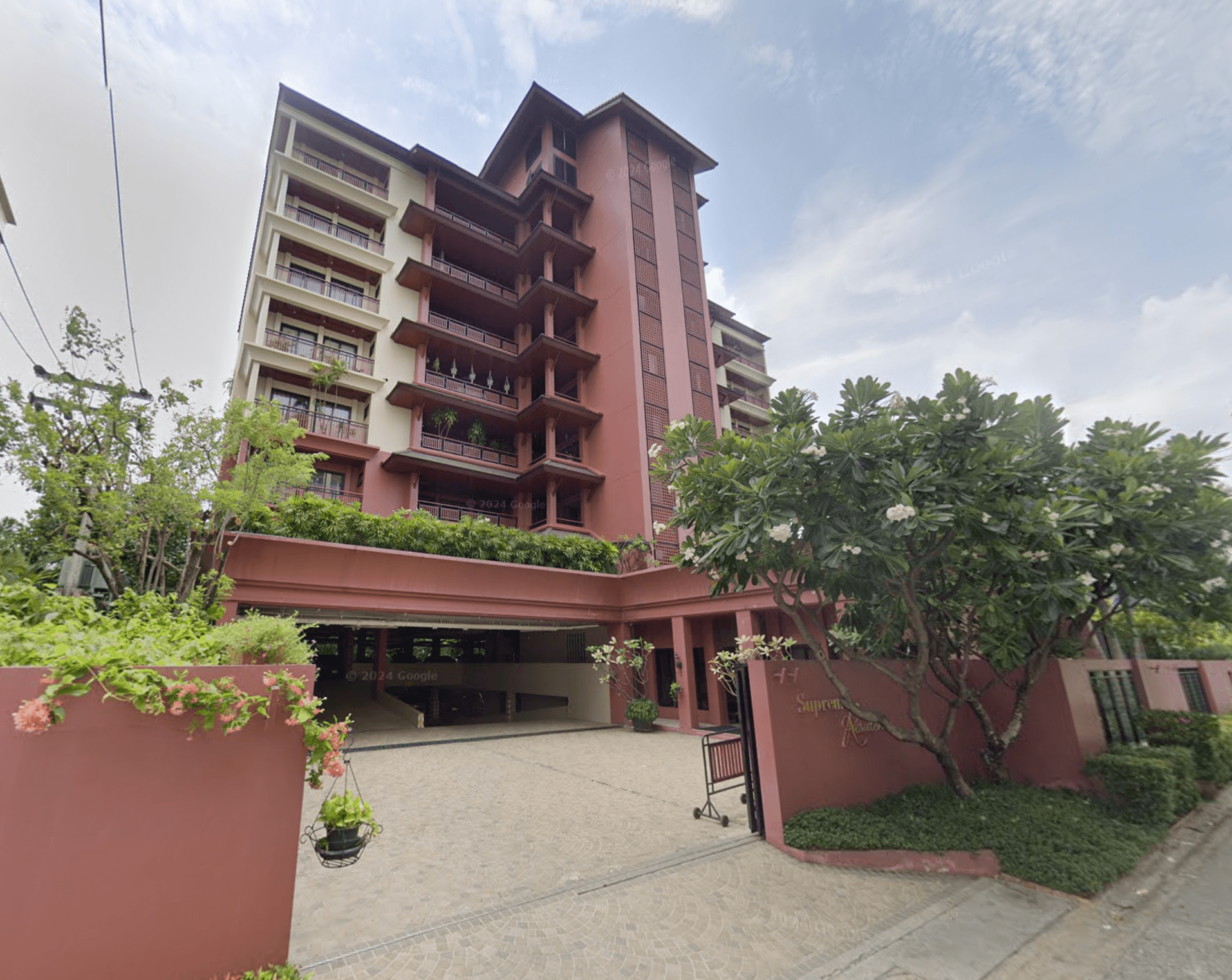 Supreme Classic - Bangkok condo exterior and facilities