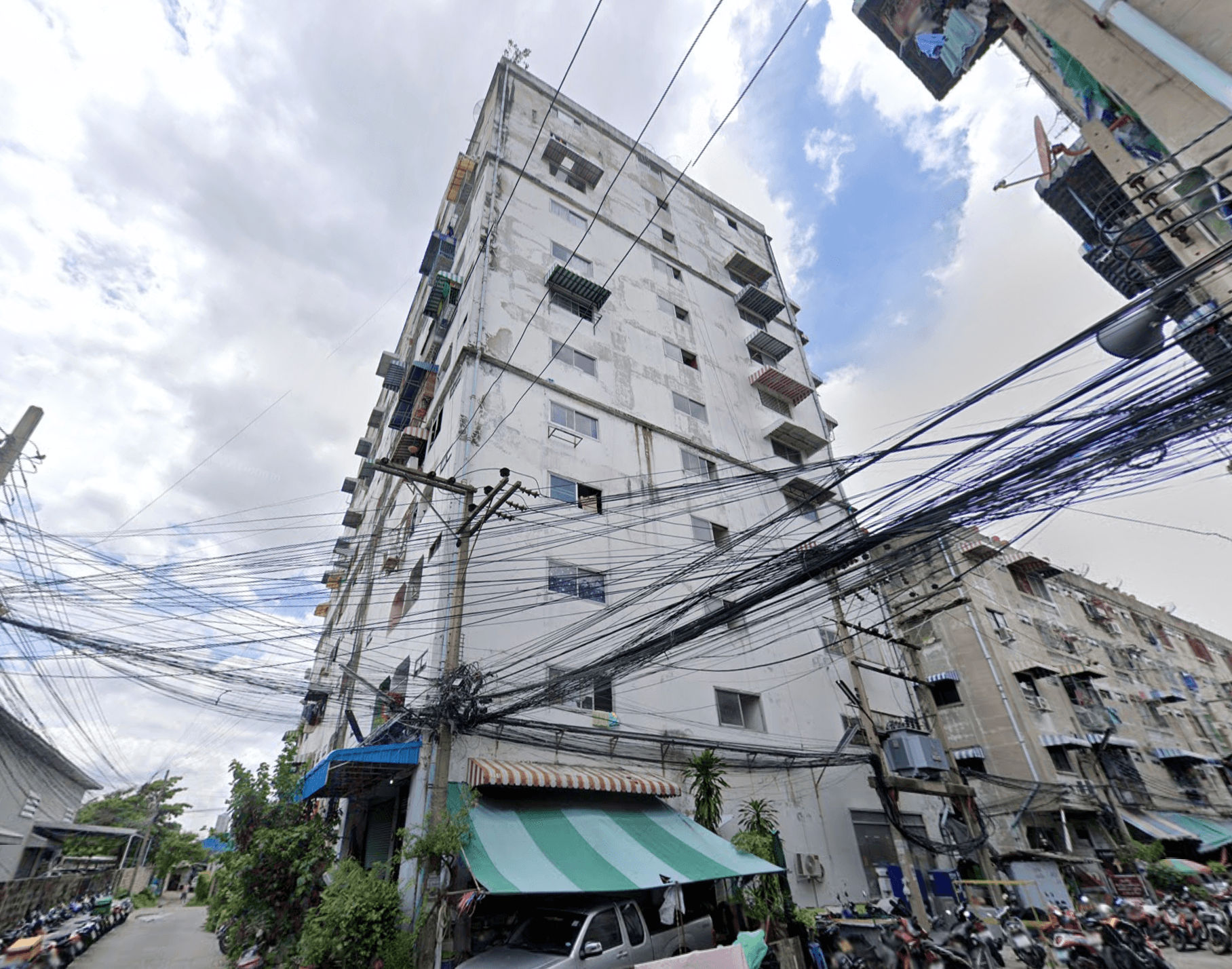 Suwan Asia Condominium - Bangkok condo exterior and facilities