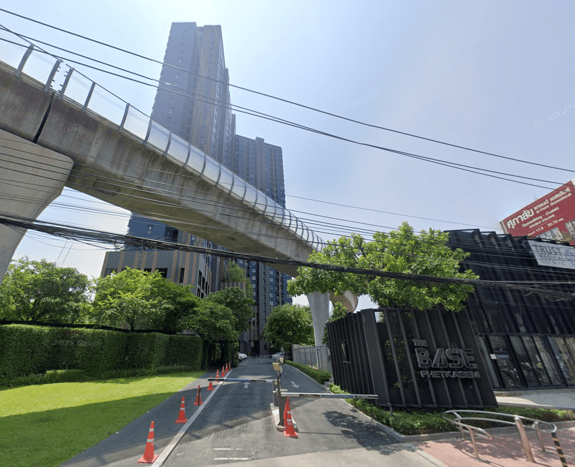 The Base Phetkasem - Bangkok condo exterior and facilities