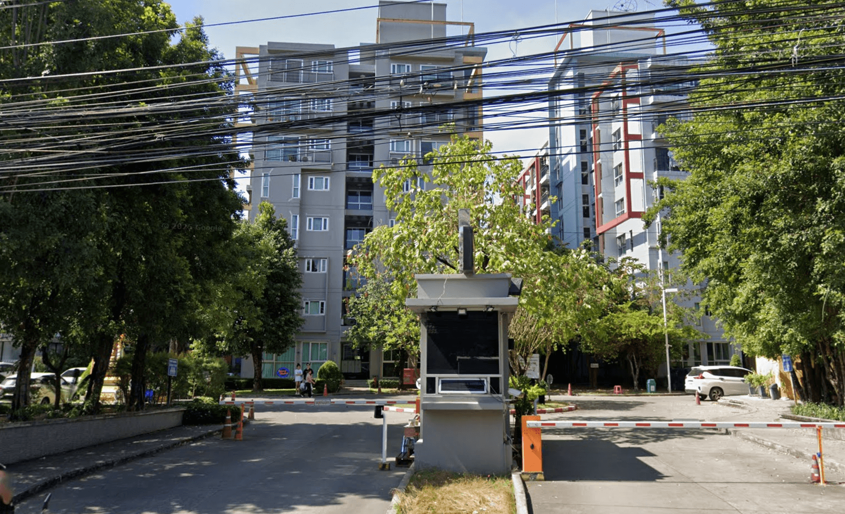 The Escape Condominium - The Escape Condominium - Bangkok condo exterior and facilities