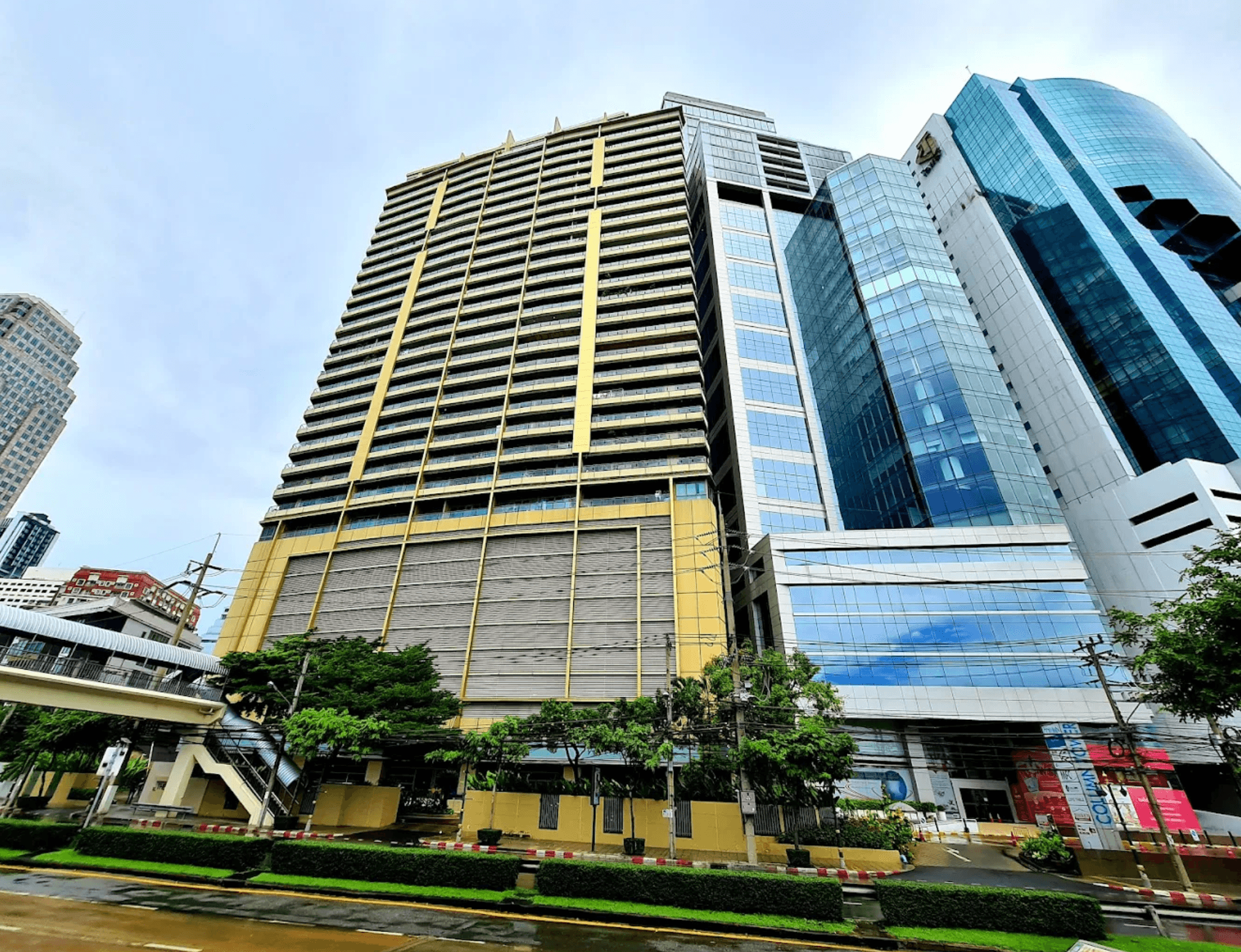 The Lakes - Bangkok condo exterior and facilities