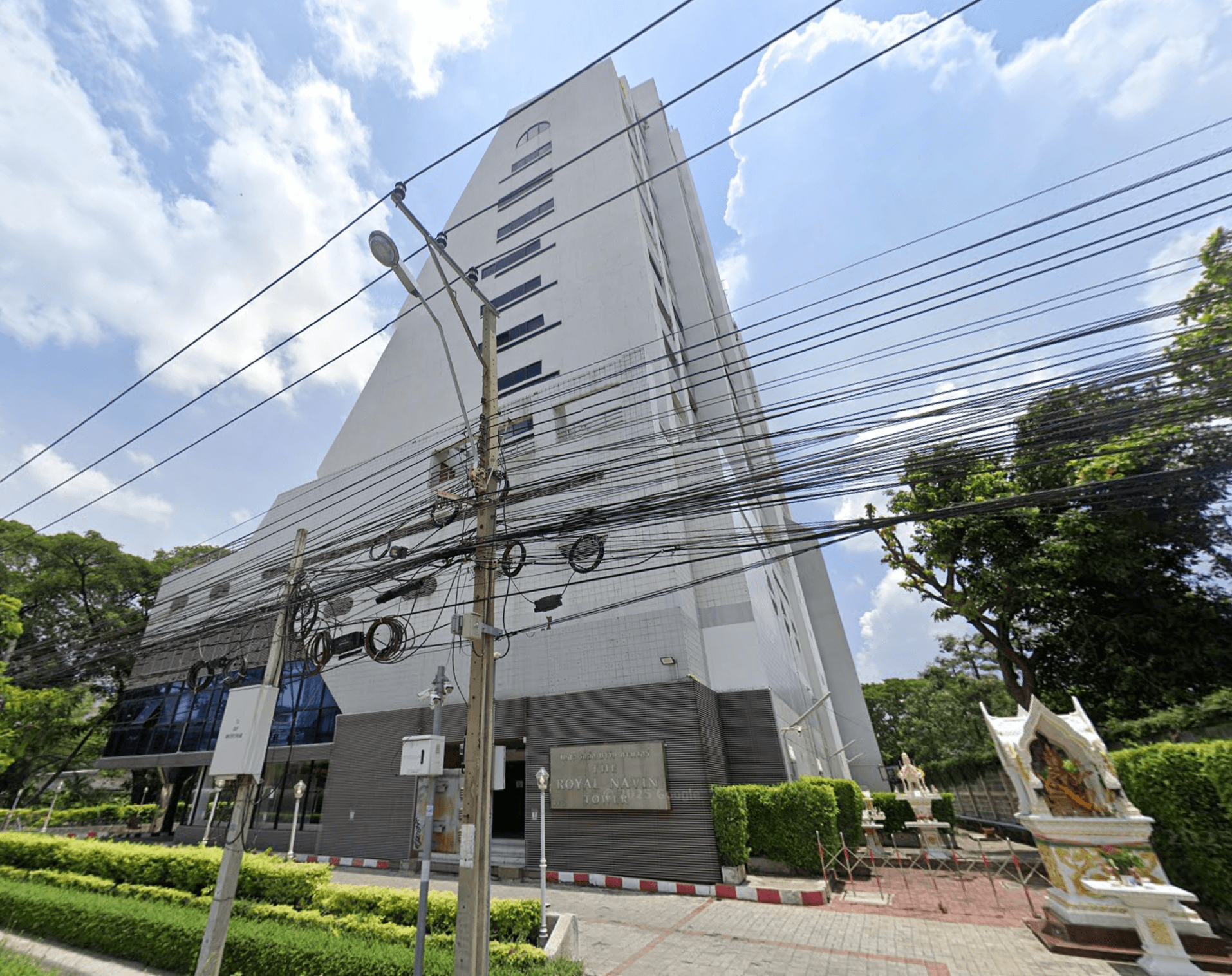 The Royal Navin Tower - Bangkok condo exterior and facilities