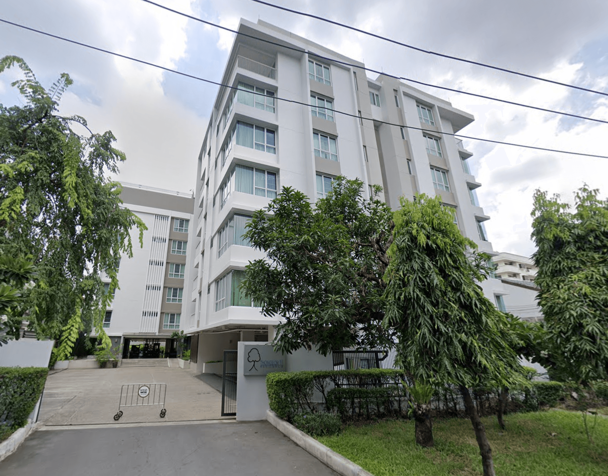 Thonglor 11 Residence - Bangkok condo exterior and facilities