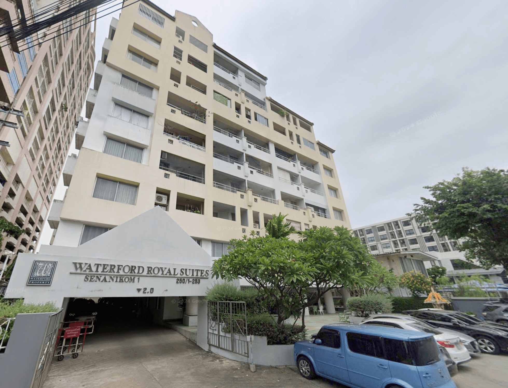 Waterford Royal Suites - Bangkok condo exterior and facilities