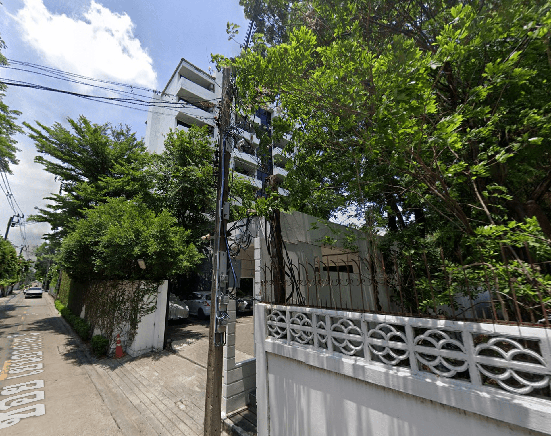 Yen Akat Garden - Bangkok condo exterior and facilities